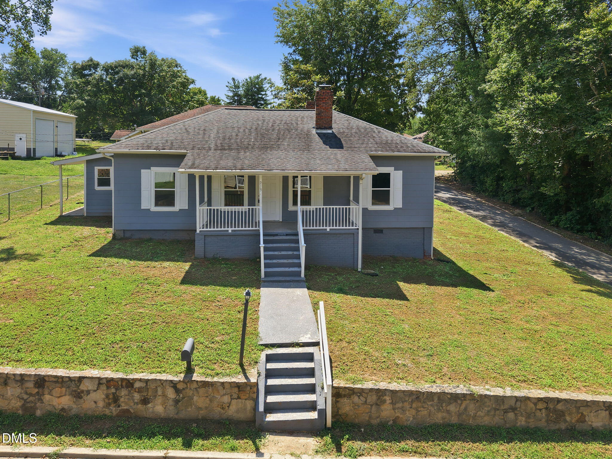 213 Hicks Circle Property Photo 4