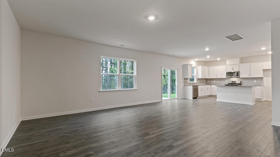 709 Sparkling Pear Drive Property Photo 7