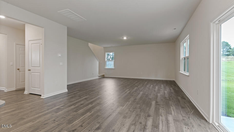 709 Sparkling Pear Drive Property Photo 9