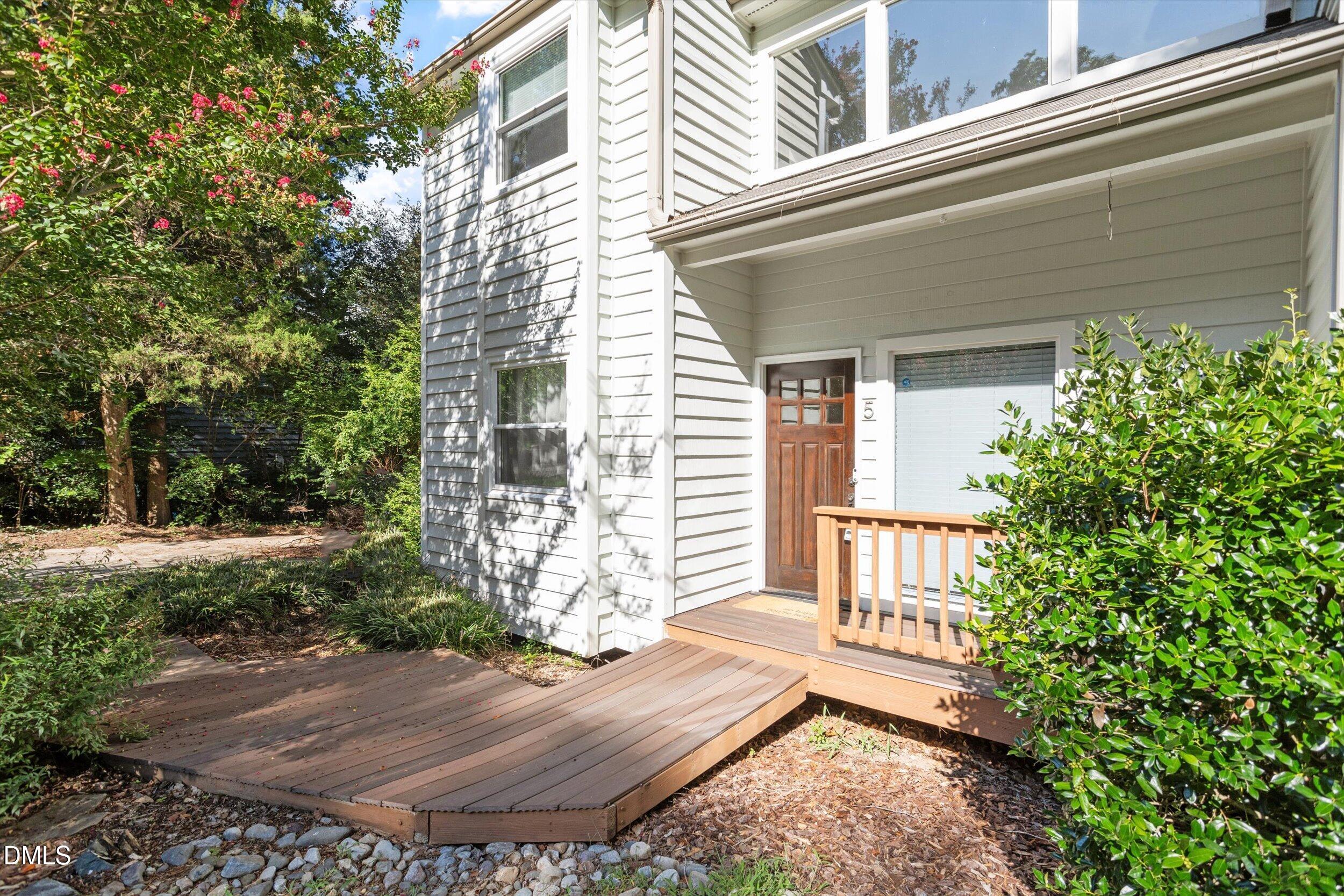 5 Sandstone Ridge Drive Property Photo 4