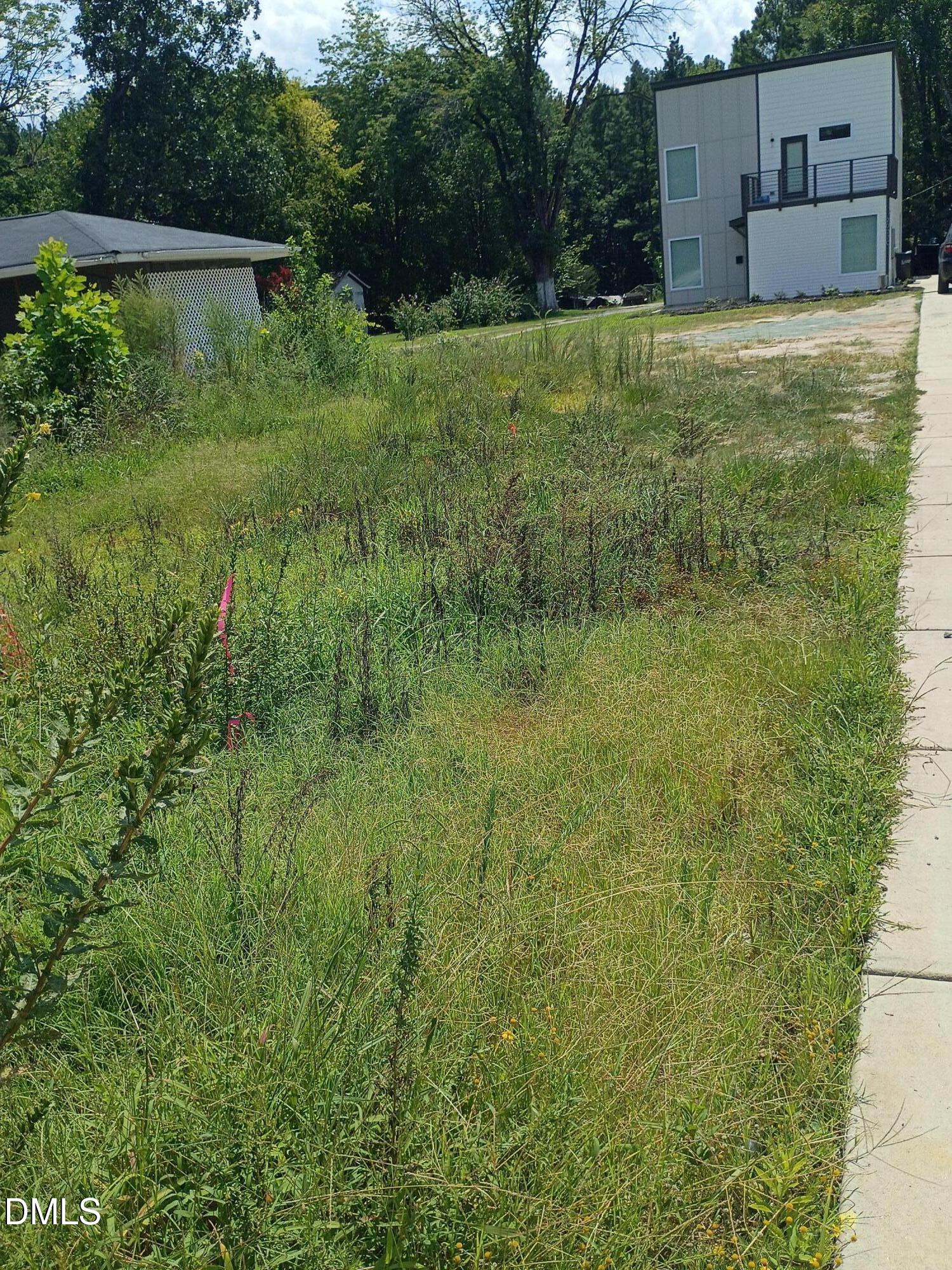 2002 Riddle Road Property Photo 2