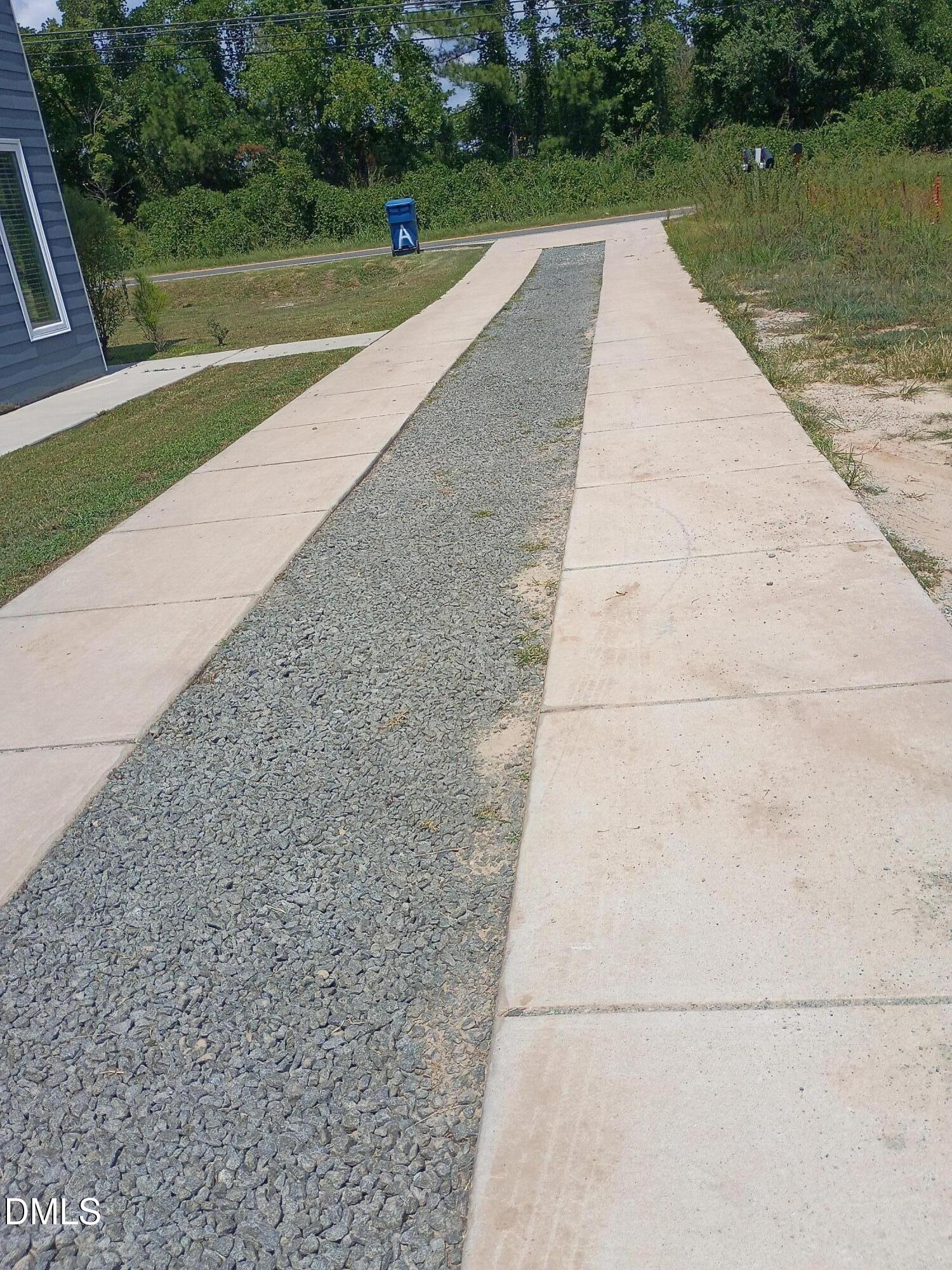 2002 Riddle Road Property Photo 5