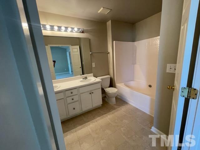 804 Walnut Woods Drive Property Photo 9