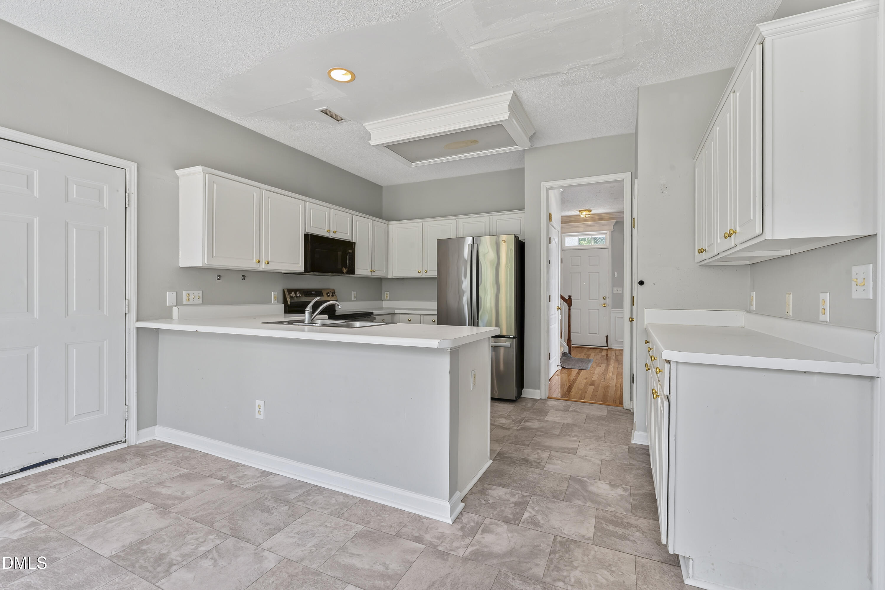 2404 Colony Woods Drive Property Photo 6