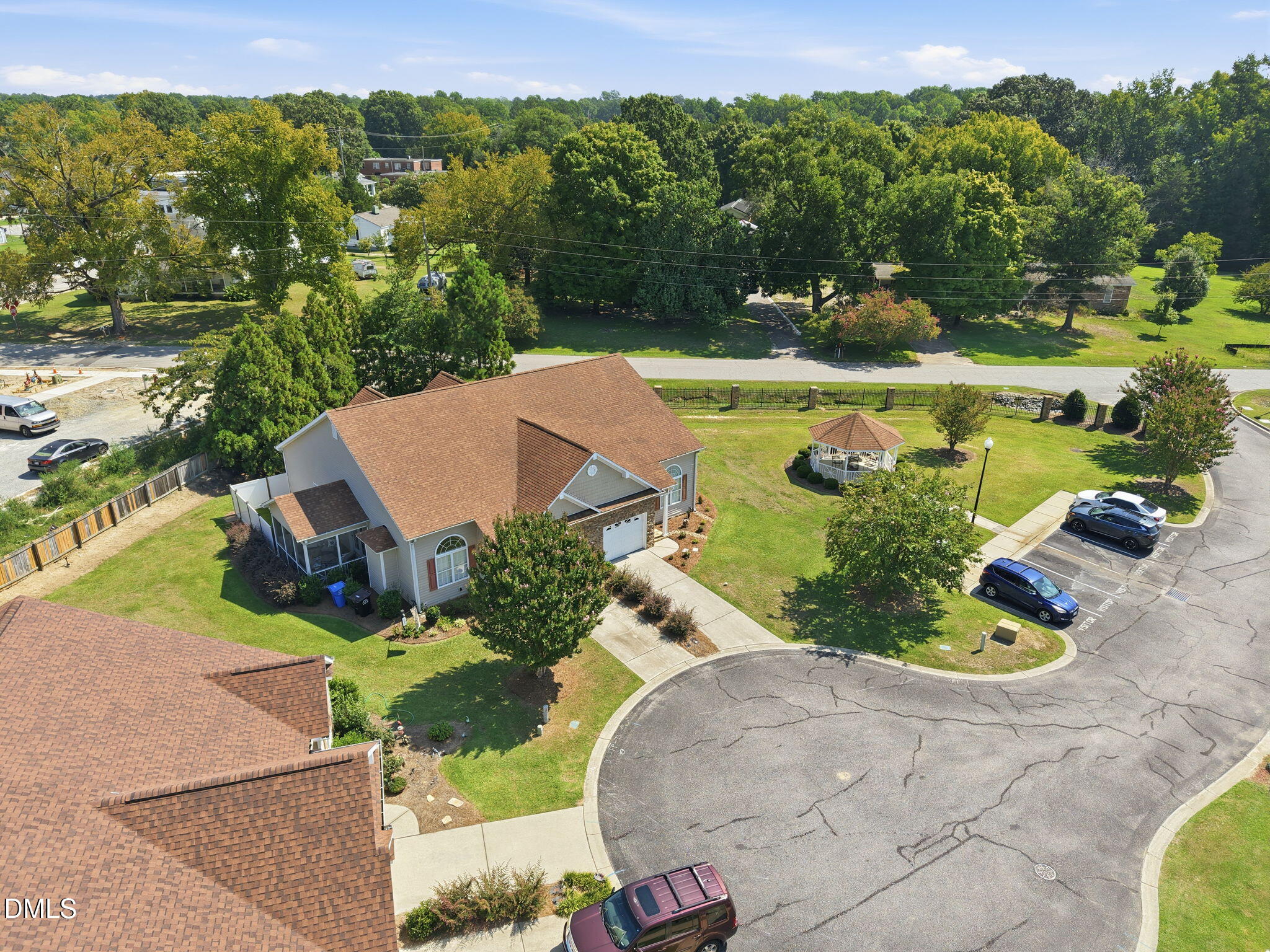 36 Old Trestle Court Property Photo 4