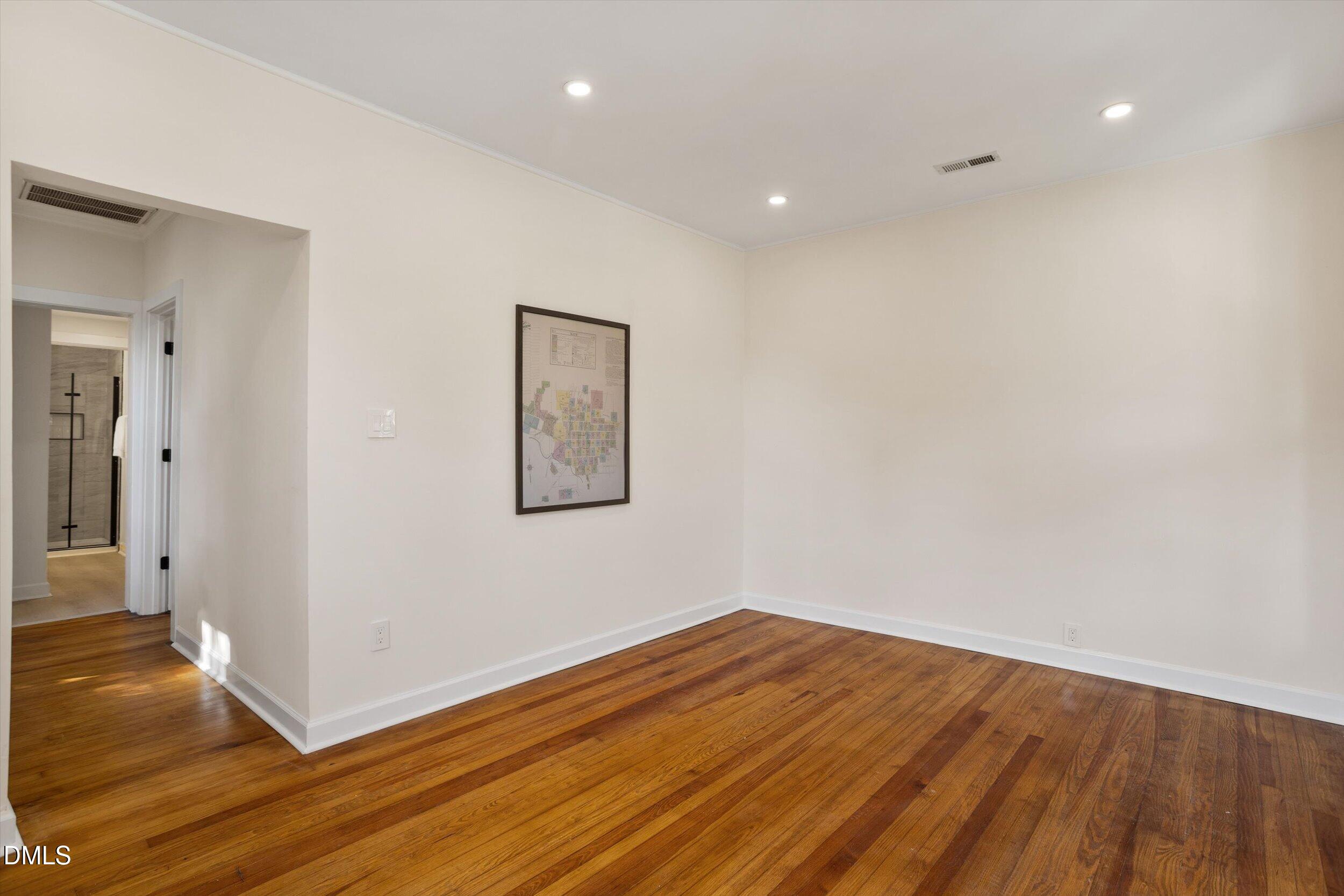 1320 Oakwood Avenue Property Photo 5