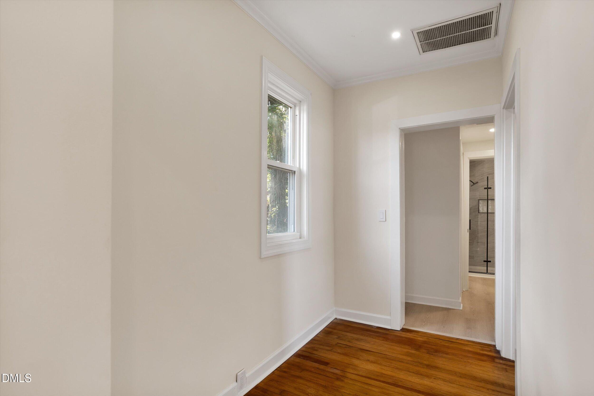 1320 Oakwood Avenue Property Photo 7