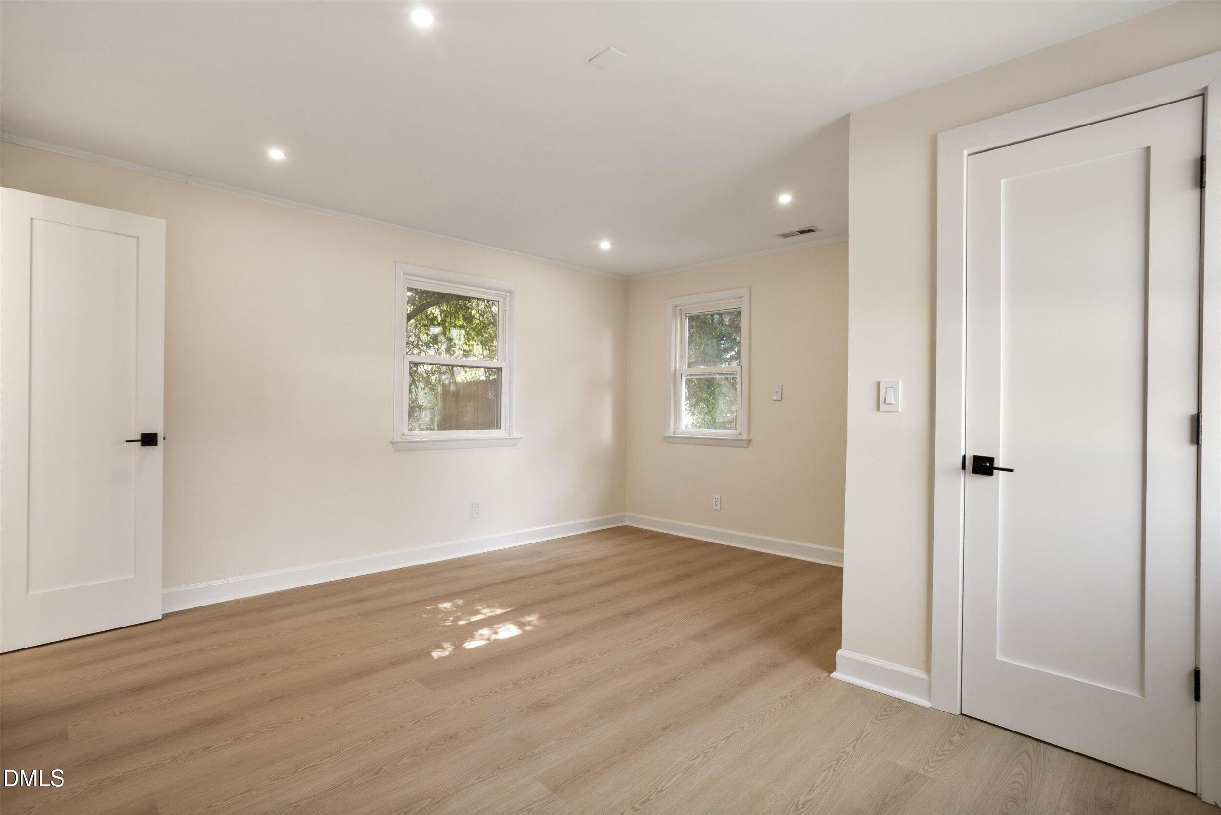 1320 Oakwood Avenue Property Photo 16