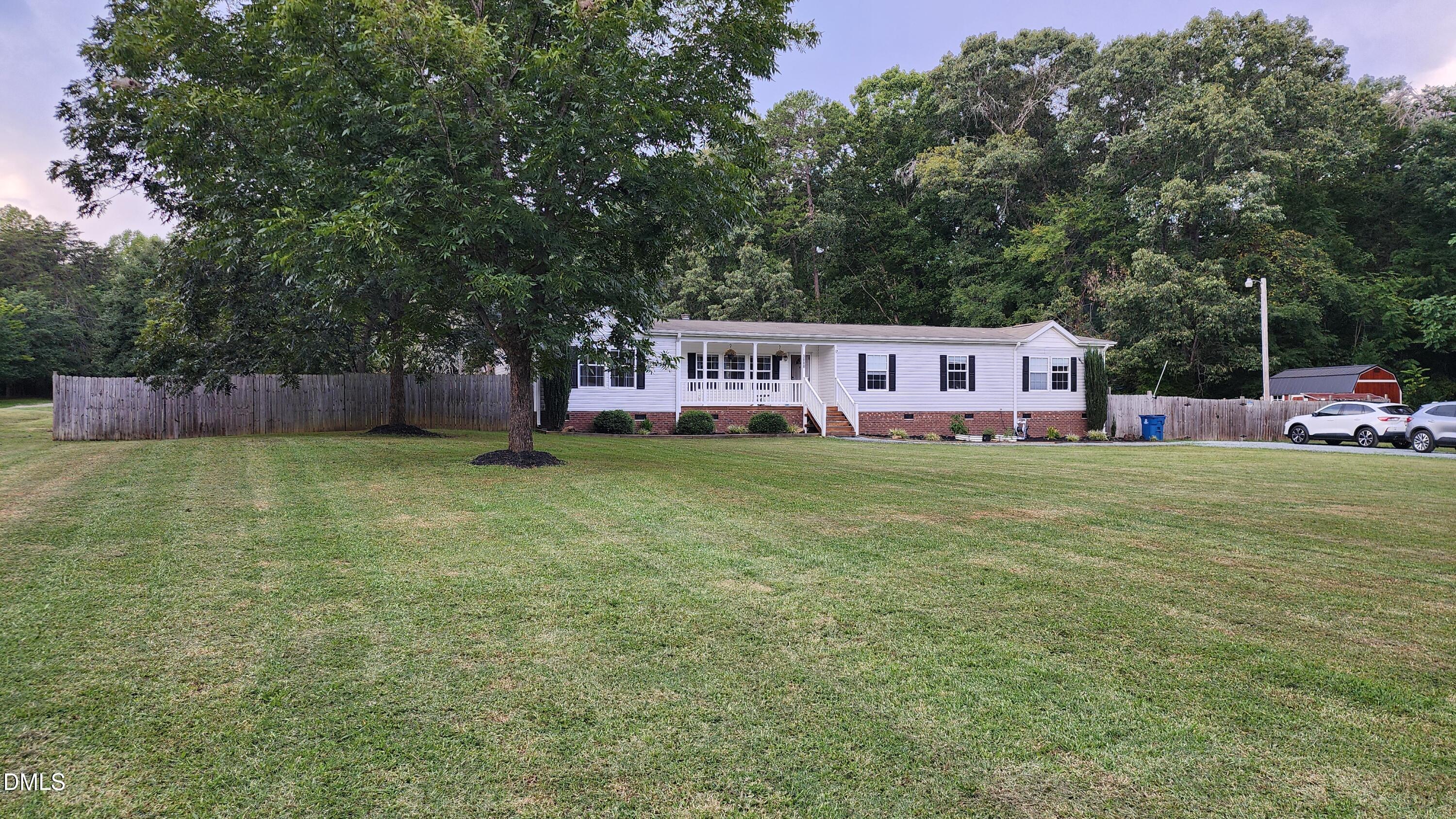 3888 Meriwether Lane Property Photo 5