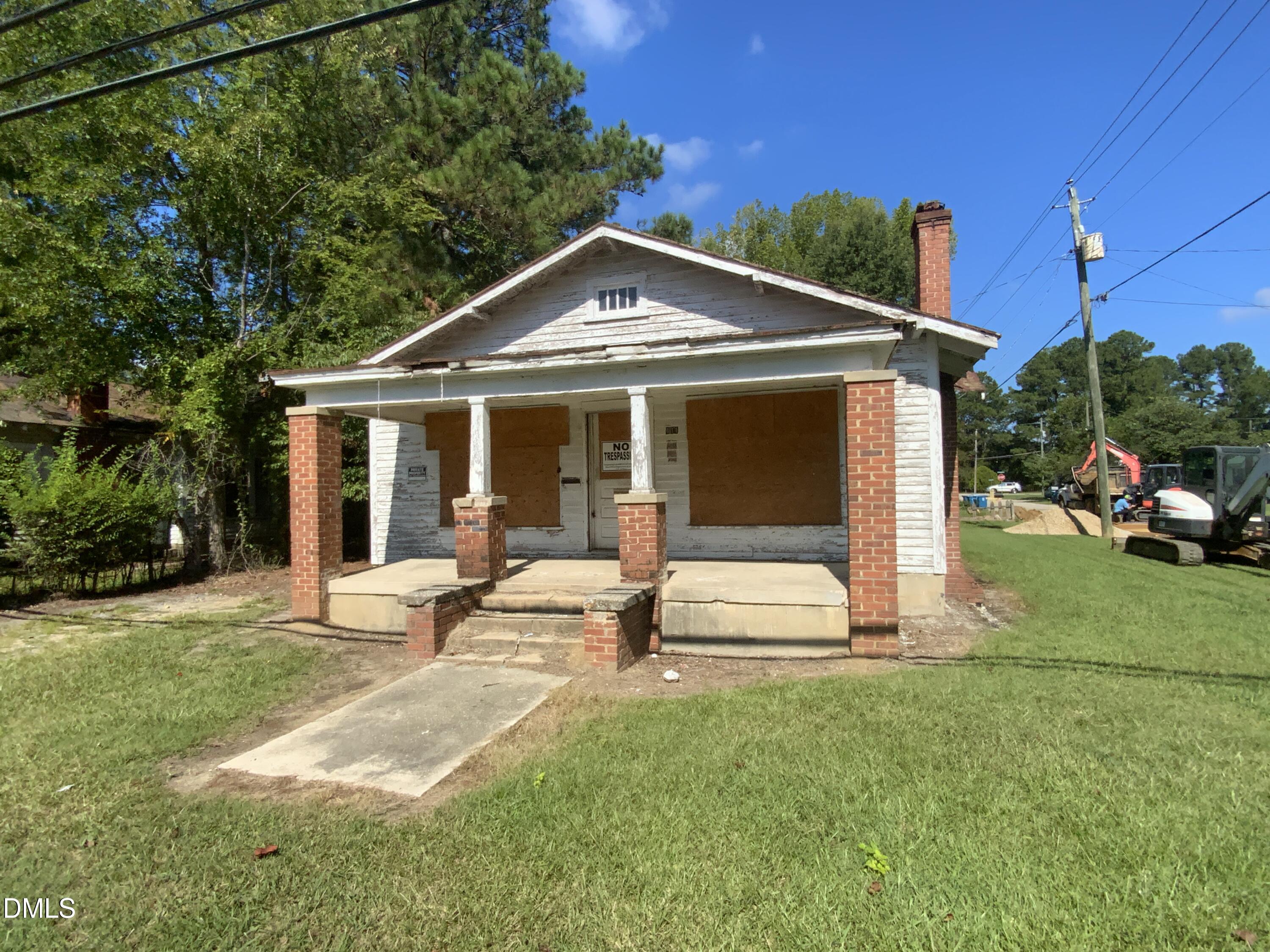 411 N Magnolia Avenue Property Photo 1