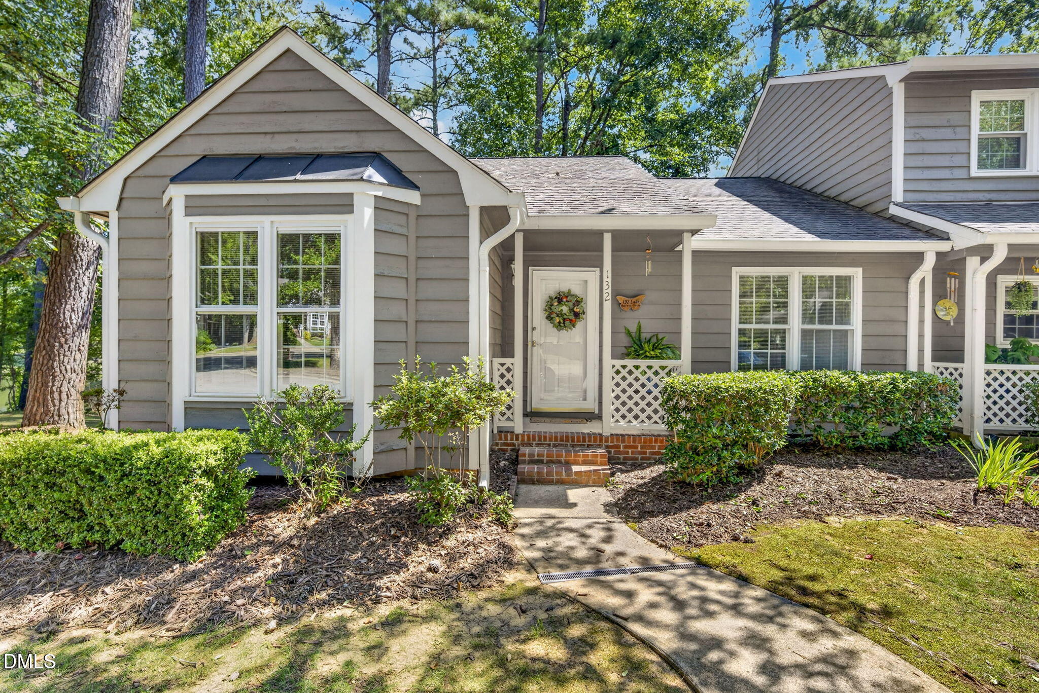 132 Lake Hollow Circle Property Photo 1