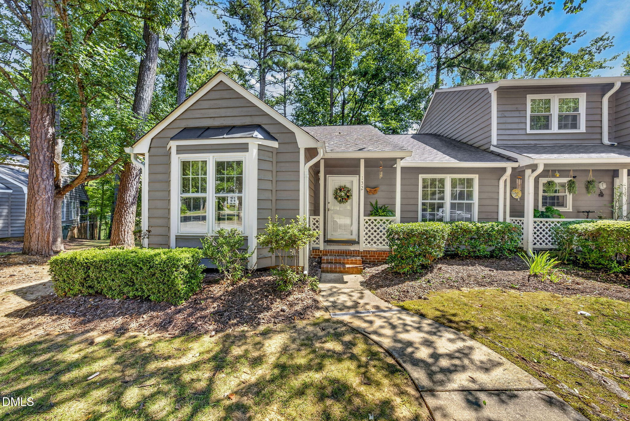132 Lake Hollow Circle Property Photo 2