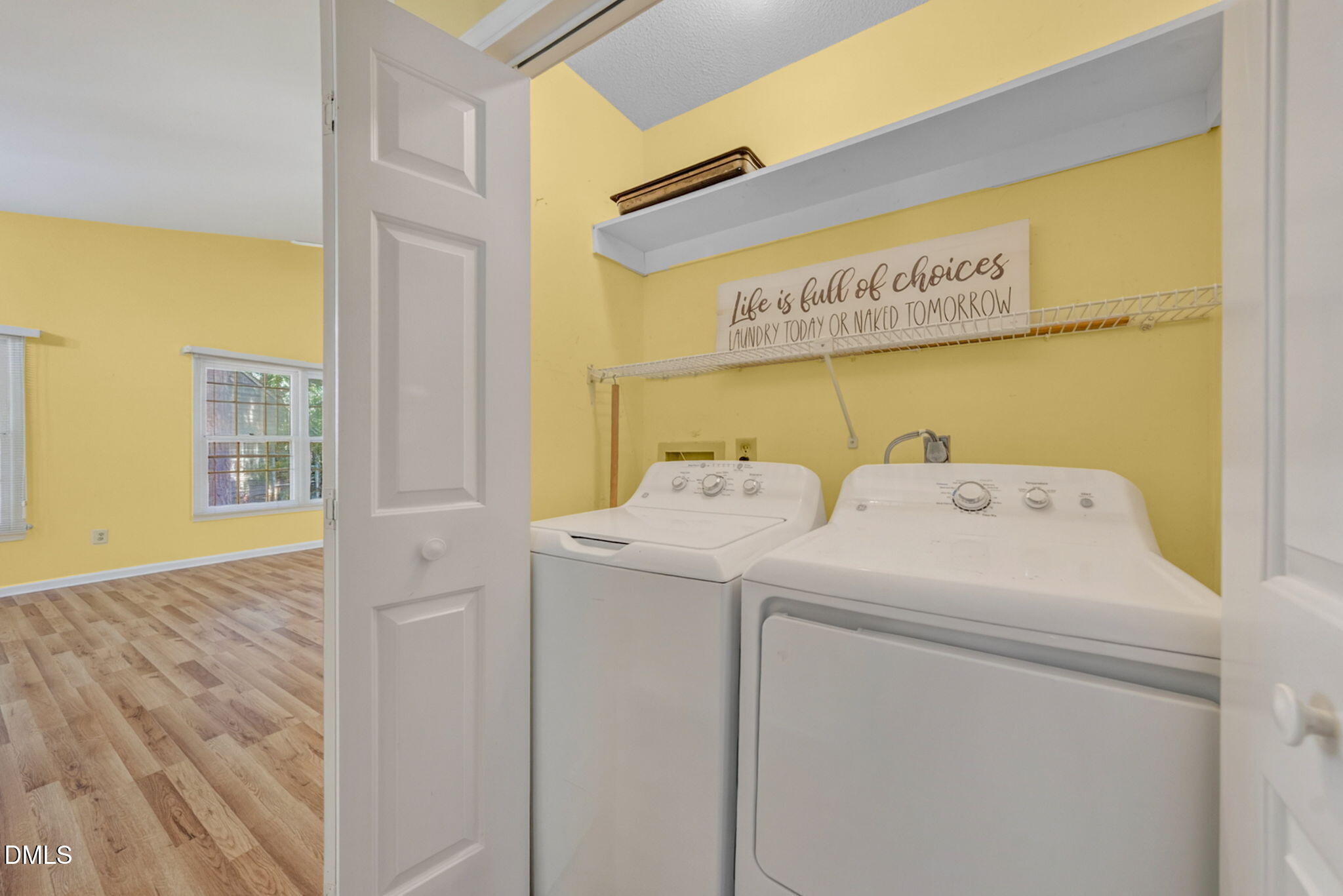 132 Lake Hollow Circle Property Photo 25