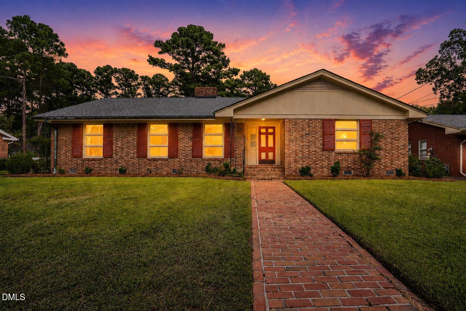 1506 Grove Street N Property Photo 1