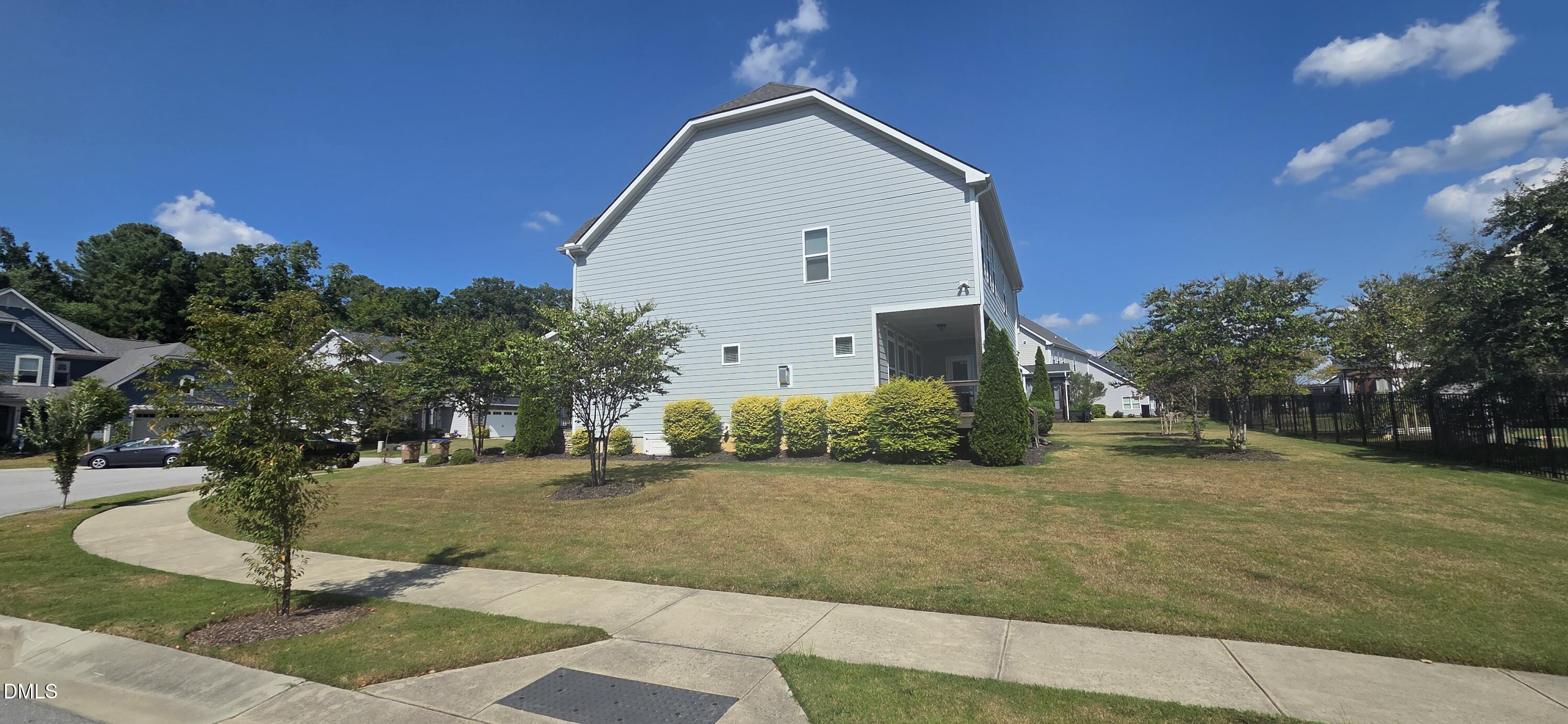 1900 Edens Ridge Avenue Property Photo 3