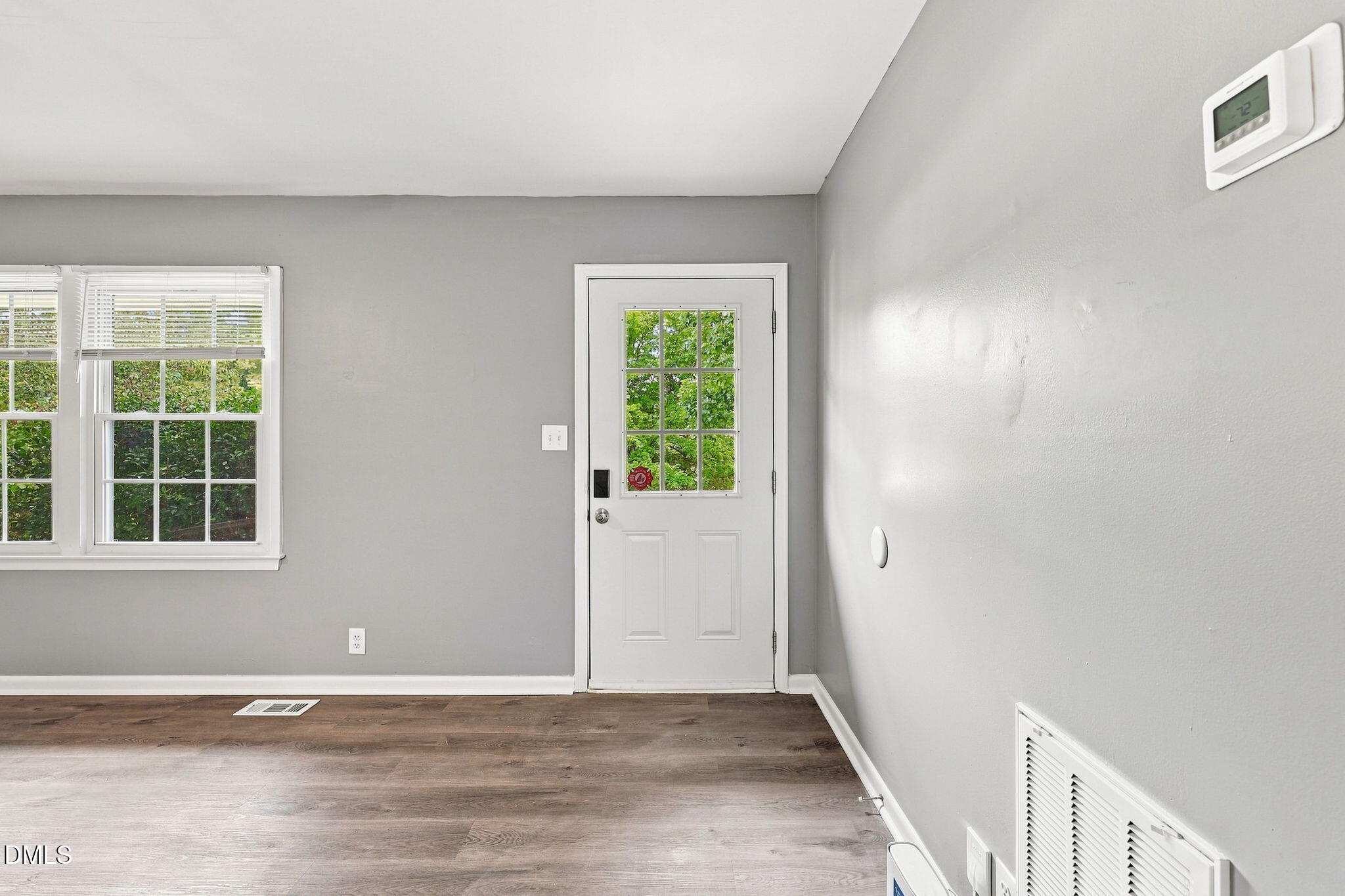 1536 N King Charles Road Property Photo 3