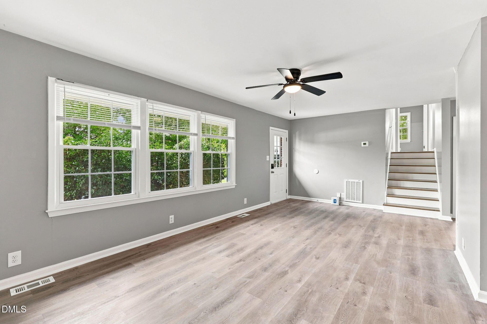 1536 N King Charles Road Property Photo 5