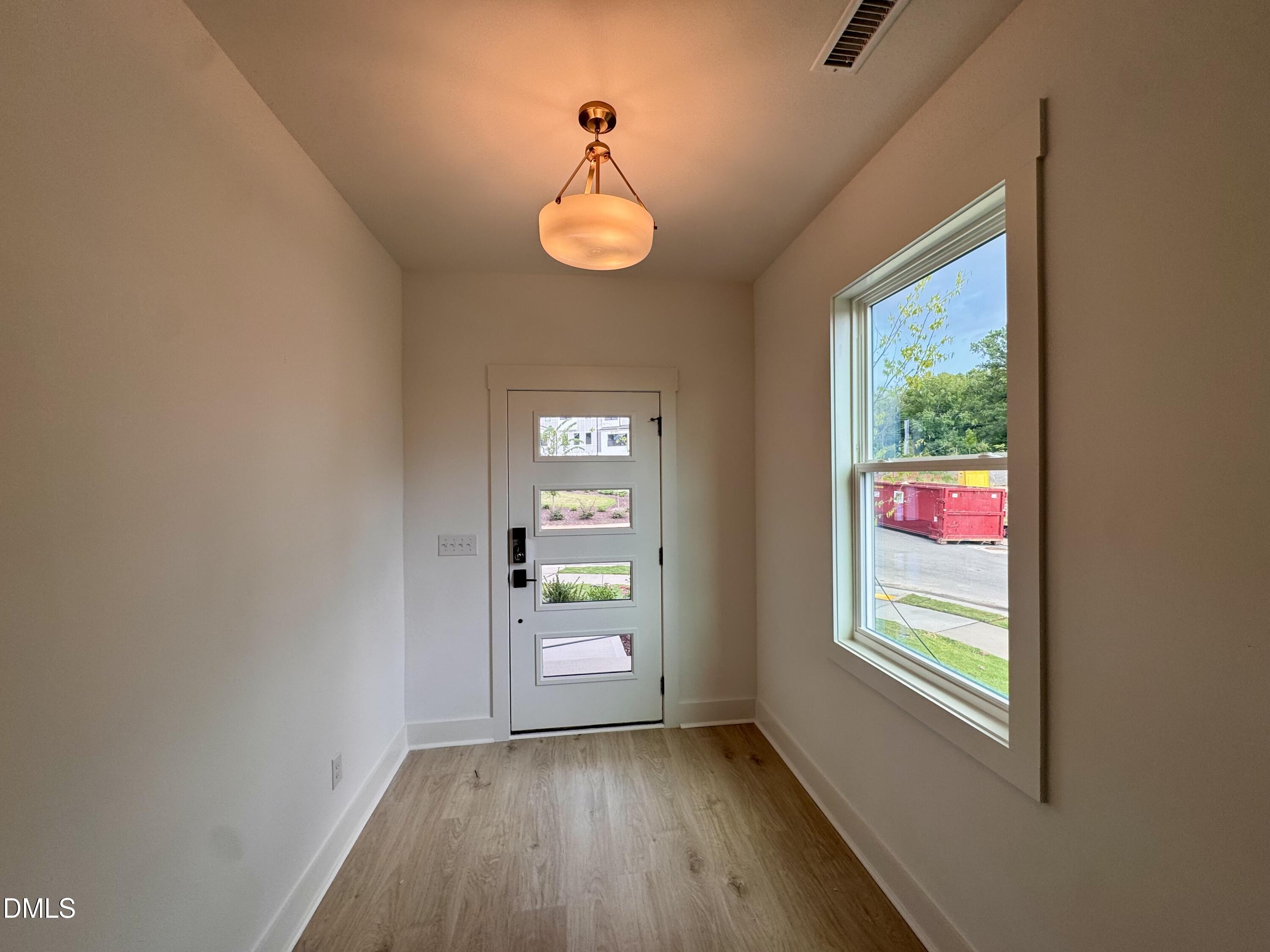 808 Portia Way Property Photo 2