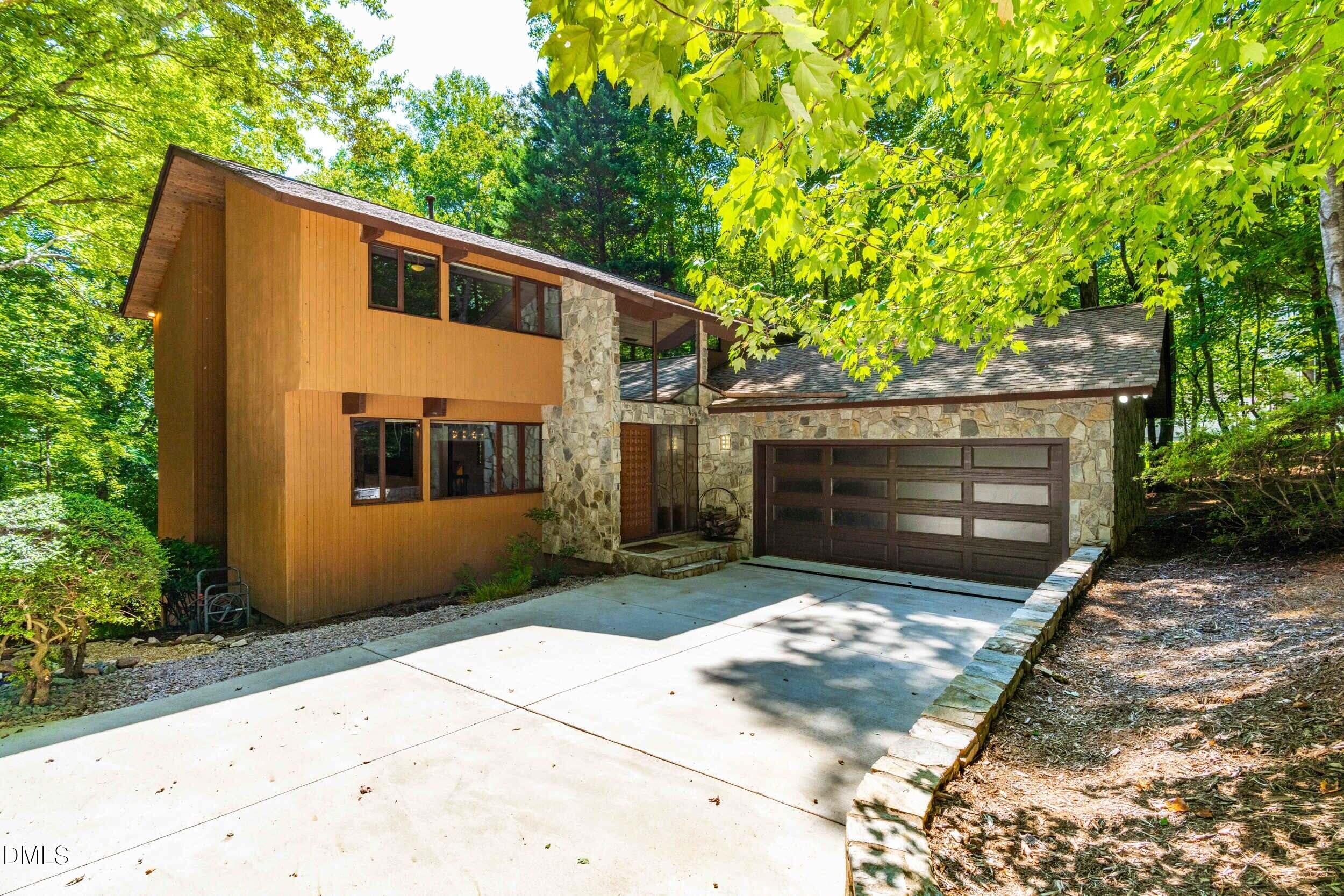 10429 Leslie Drive