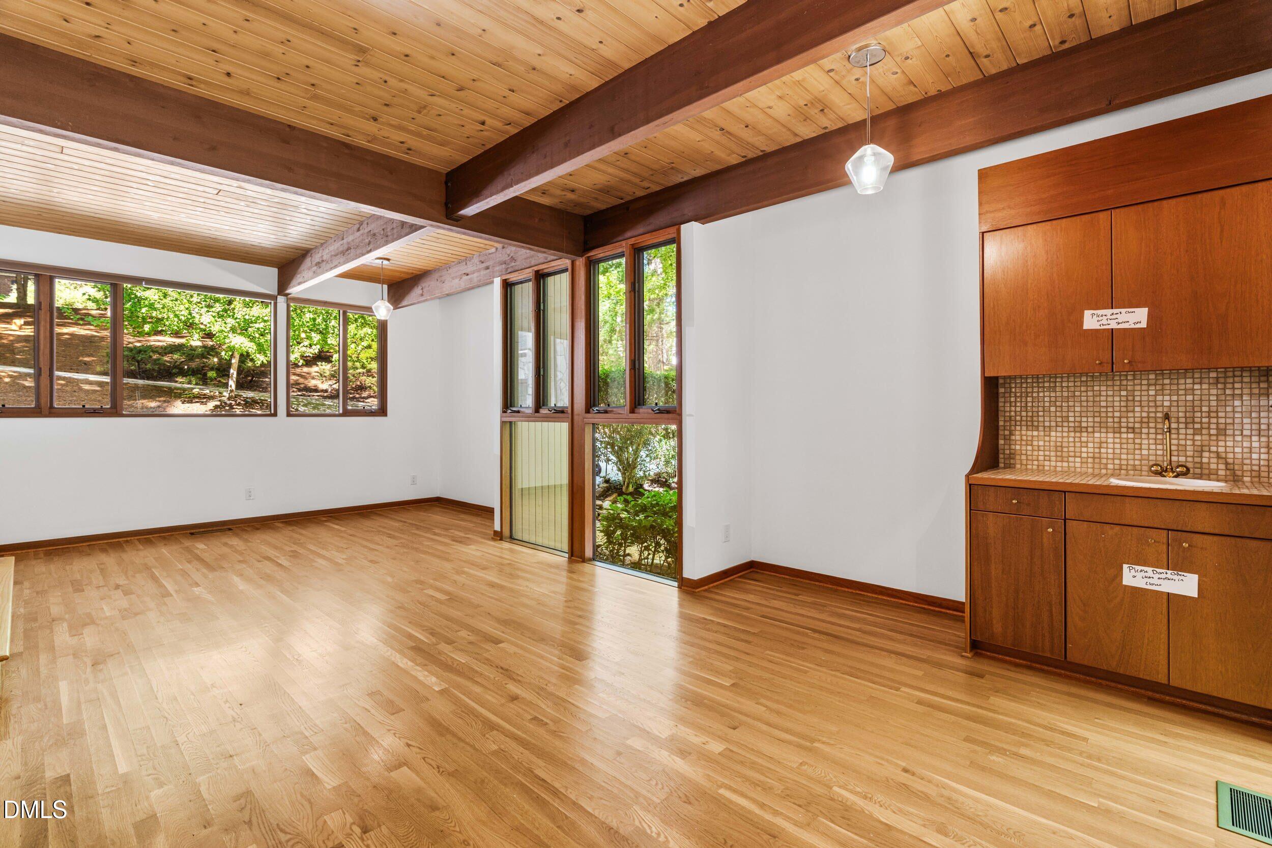 10429 Leslie Drive Property Photo 11