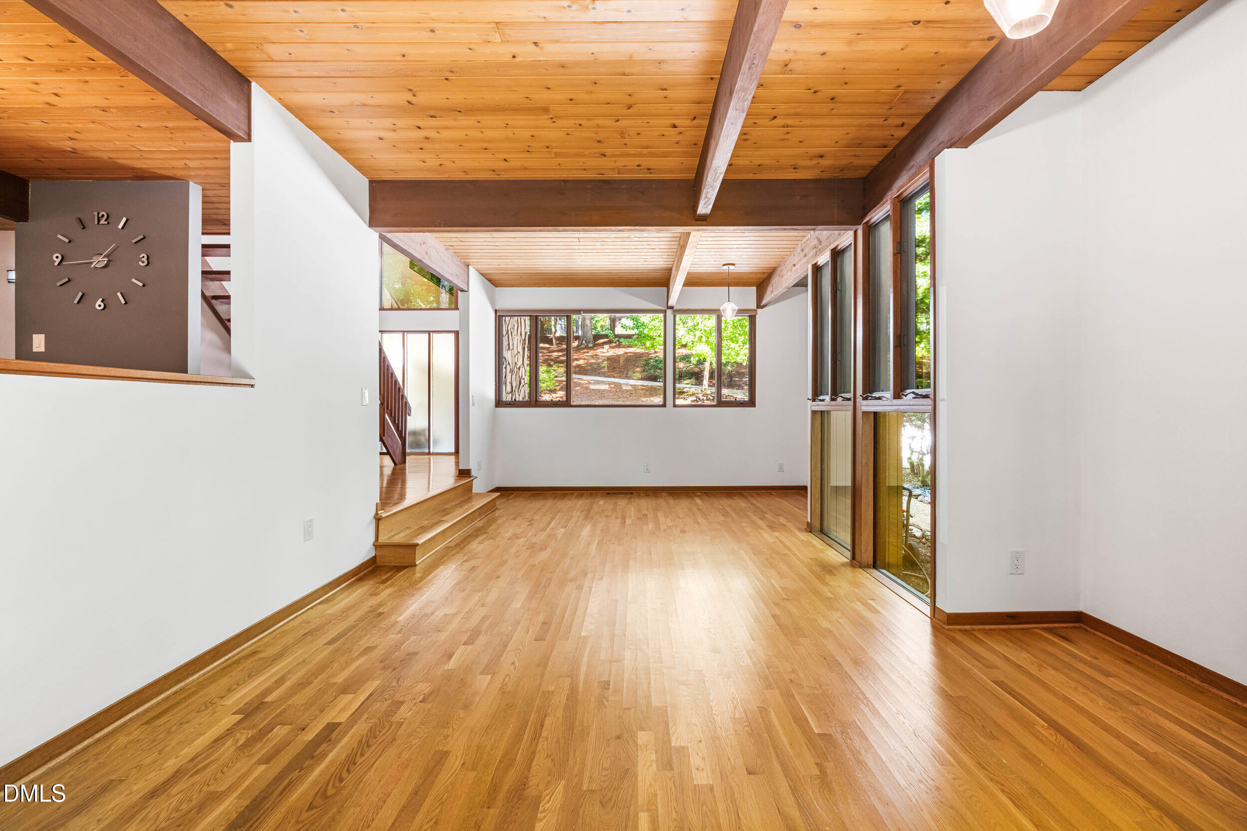 10429 Leslie Drive Property Photo 12
