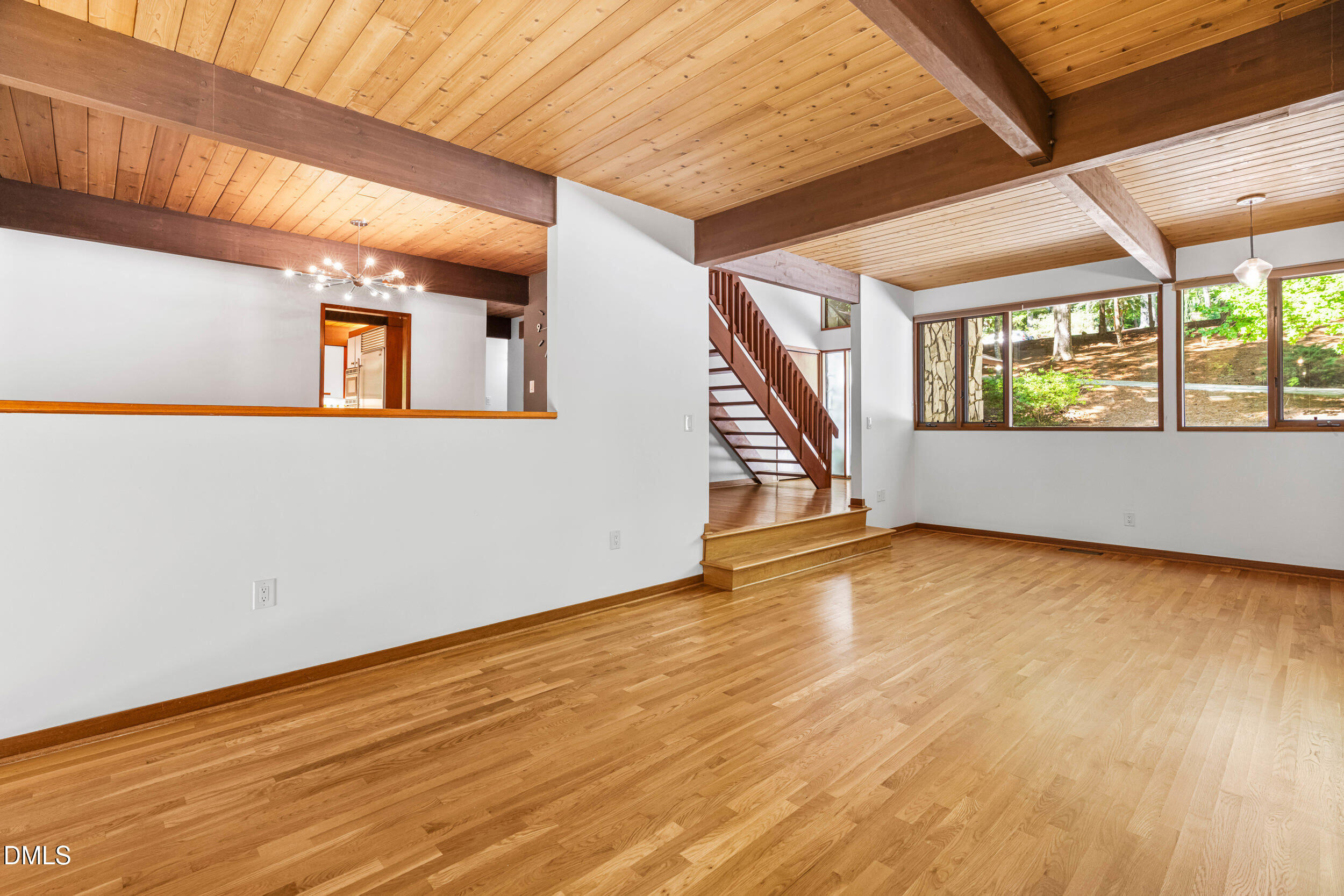 10429 Leslie Drive Property Photo 13