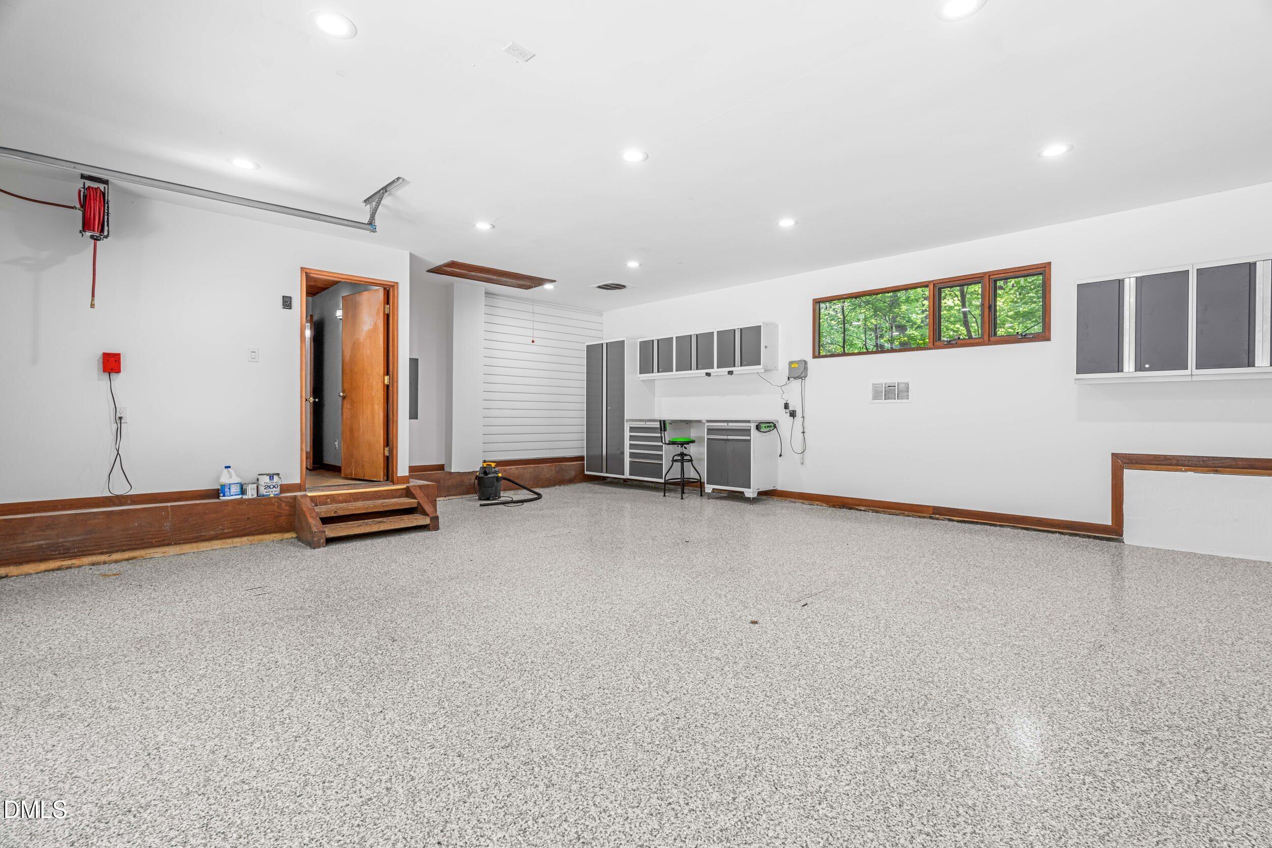 10429 Leslie Drive Property Photo 32
