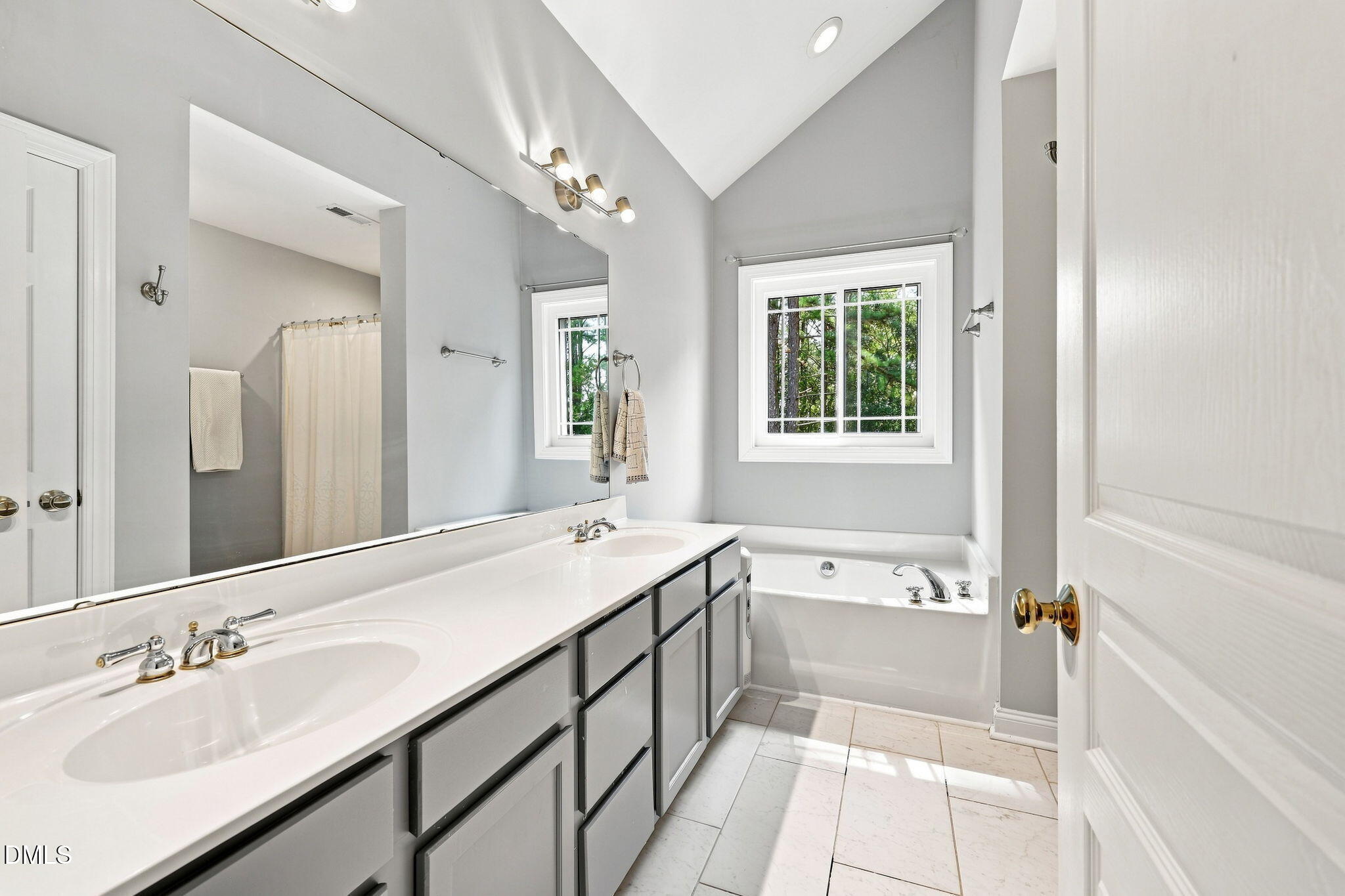 1005 Portico Place Property Photo 24