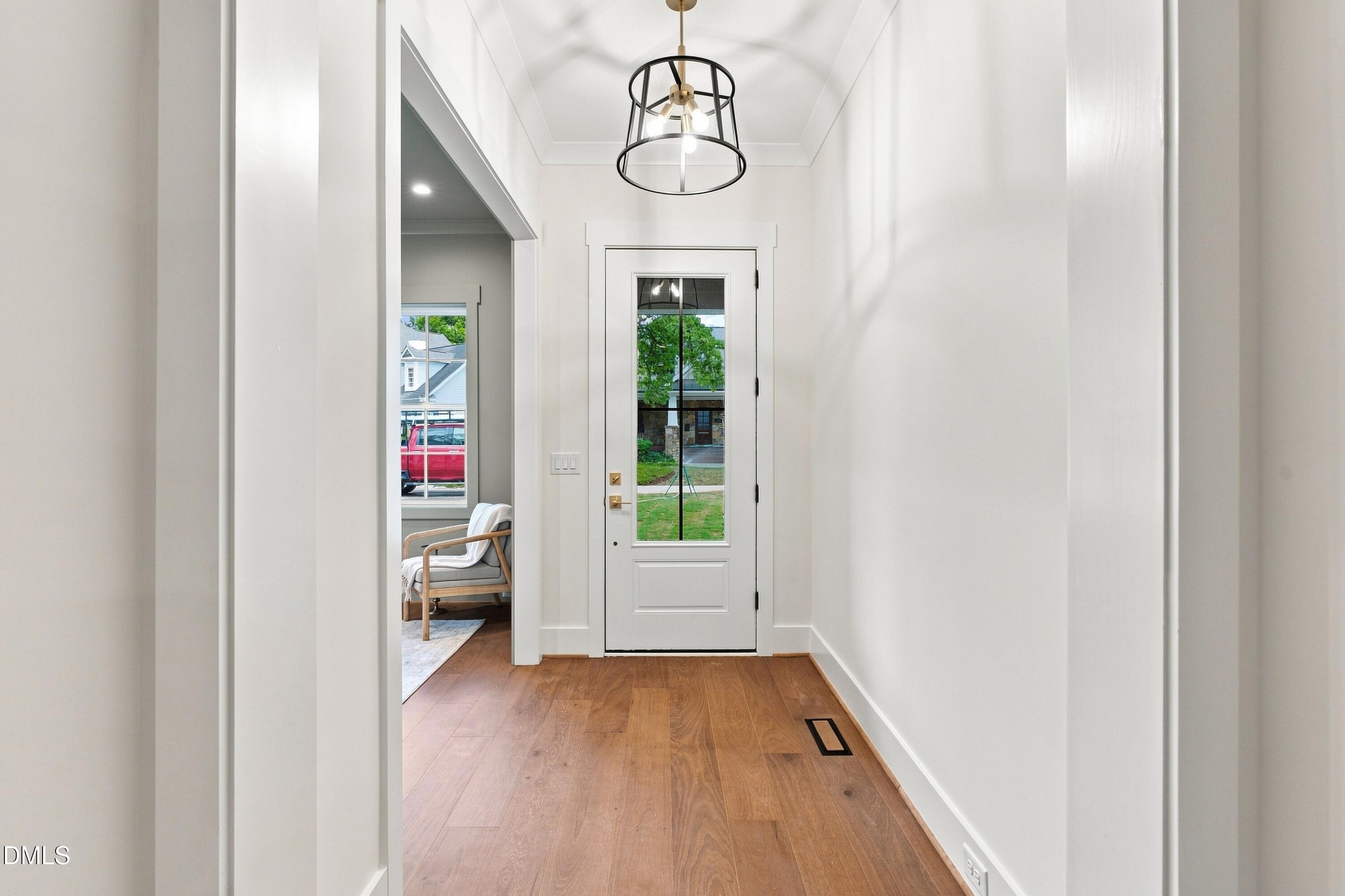 2921 Claremont Road Property Photo 6