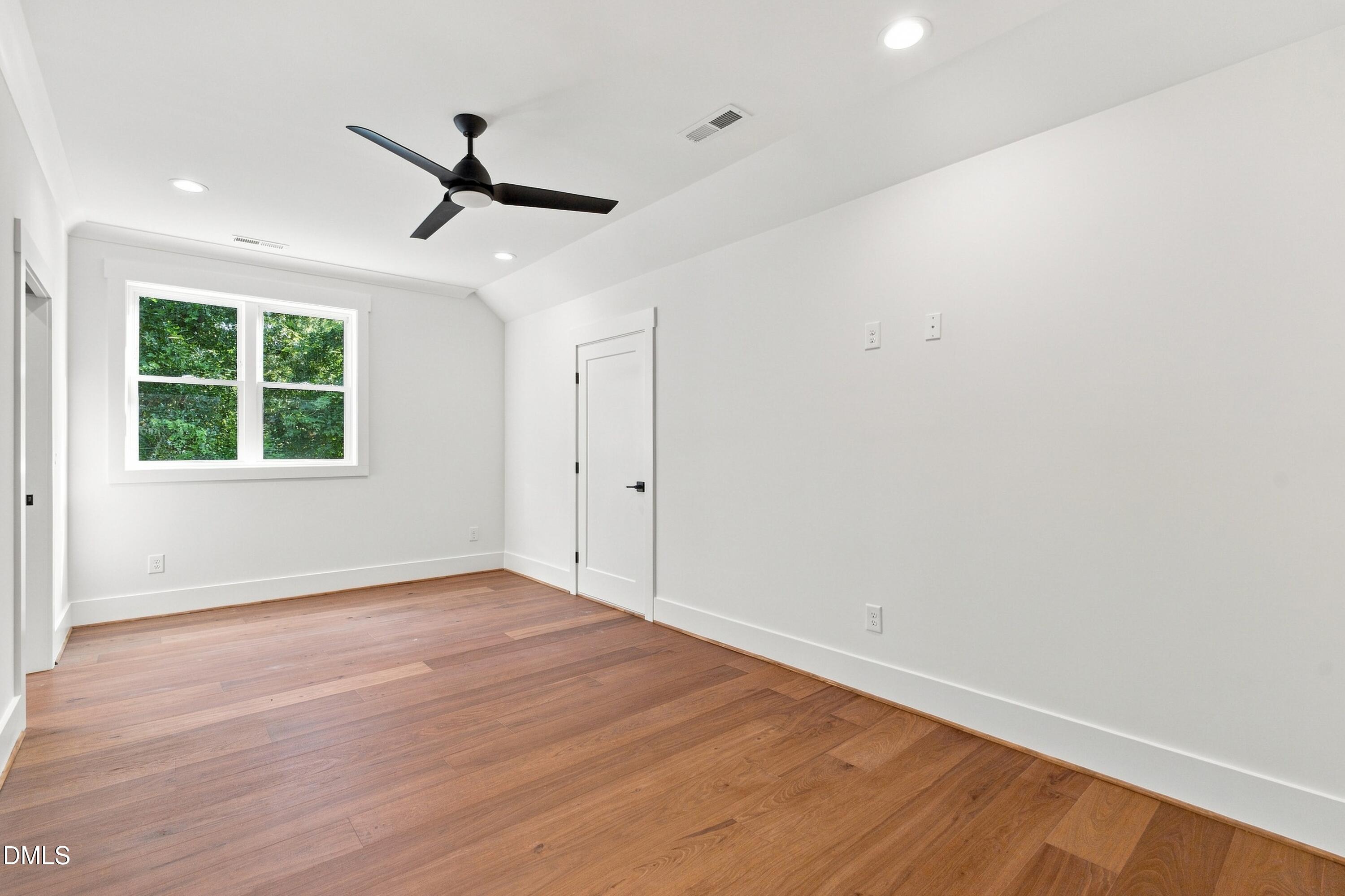 2921 Claremont Road Property Photo 32