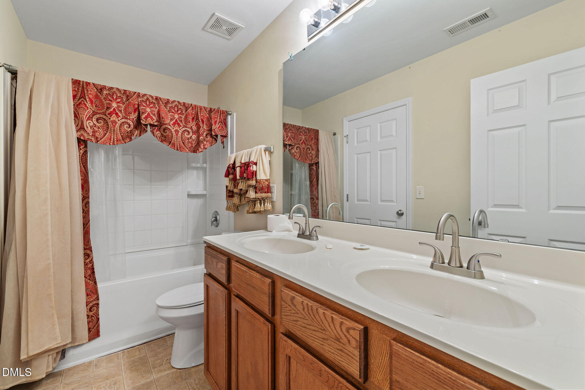 504 Thistlegate Trail Property Photo 34