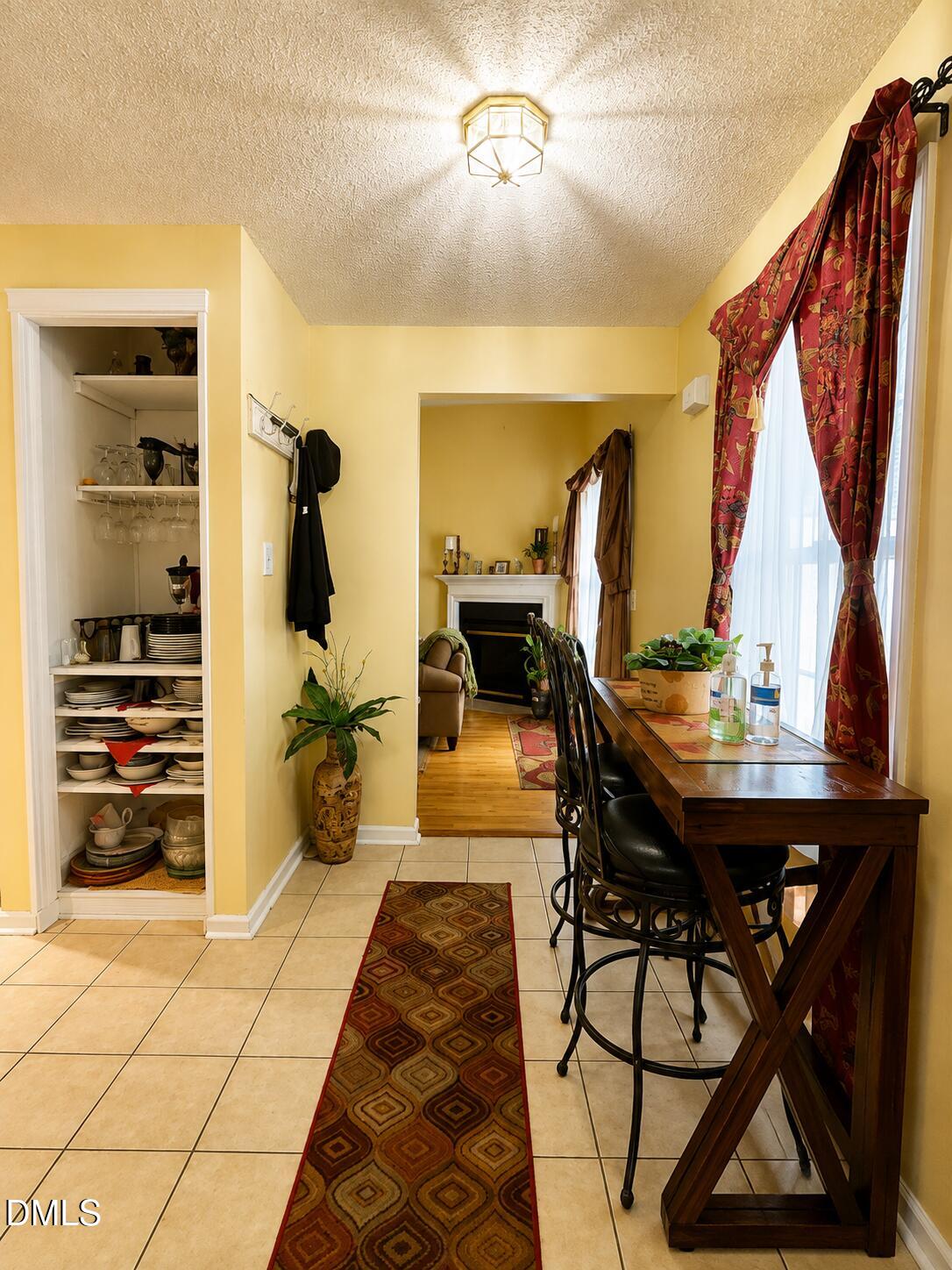 8129 Wesley Farm Drive Property Photo 4