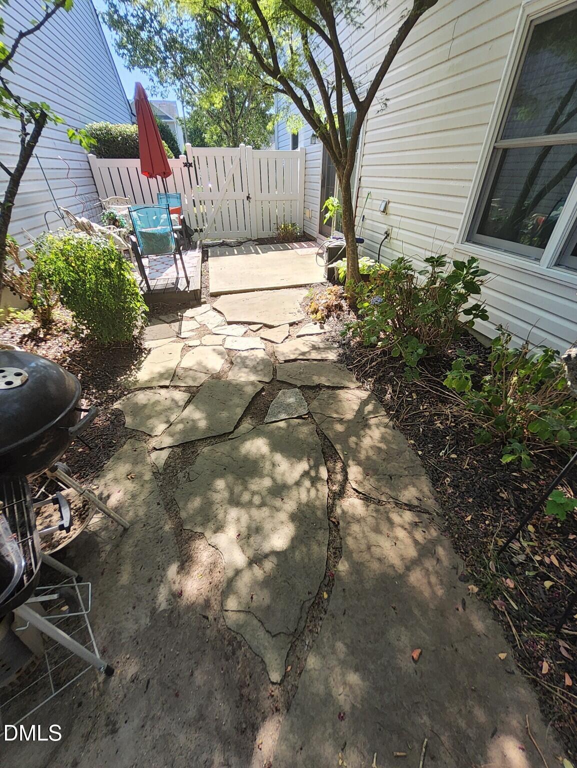 8129 Wesley Farm Drive Property Photo 23