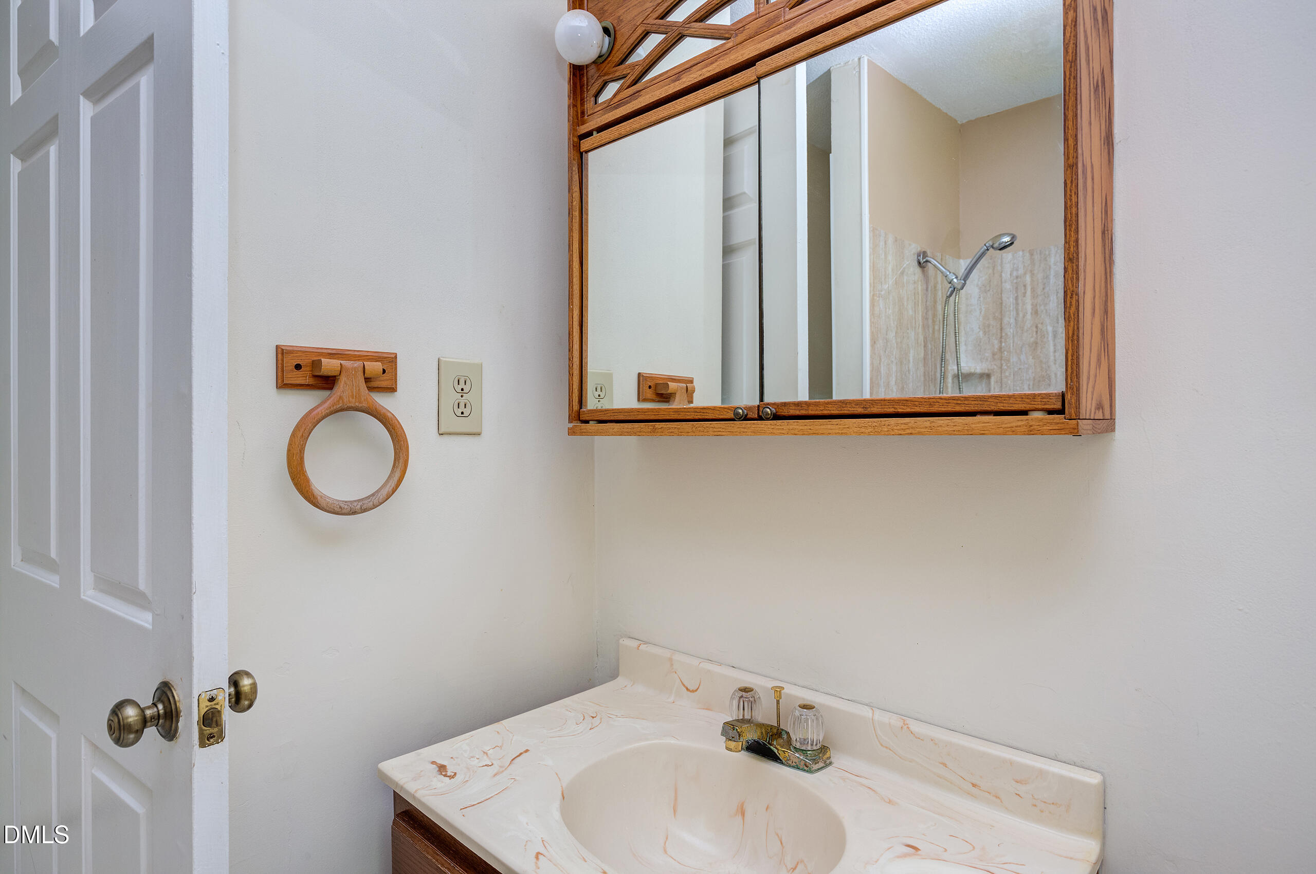 3308 Shaftsbury Street Property Photo 9