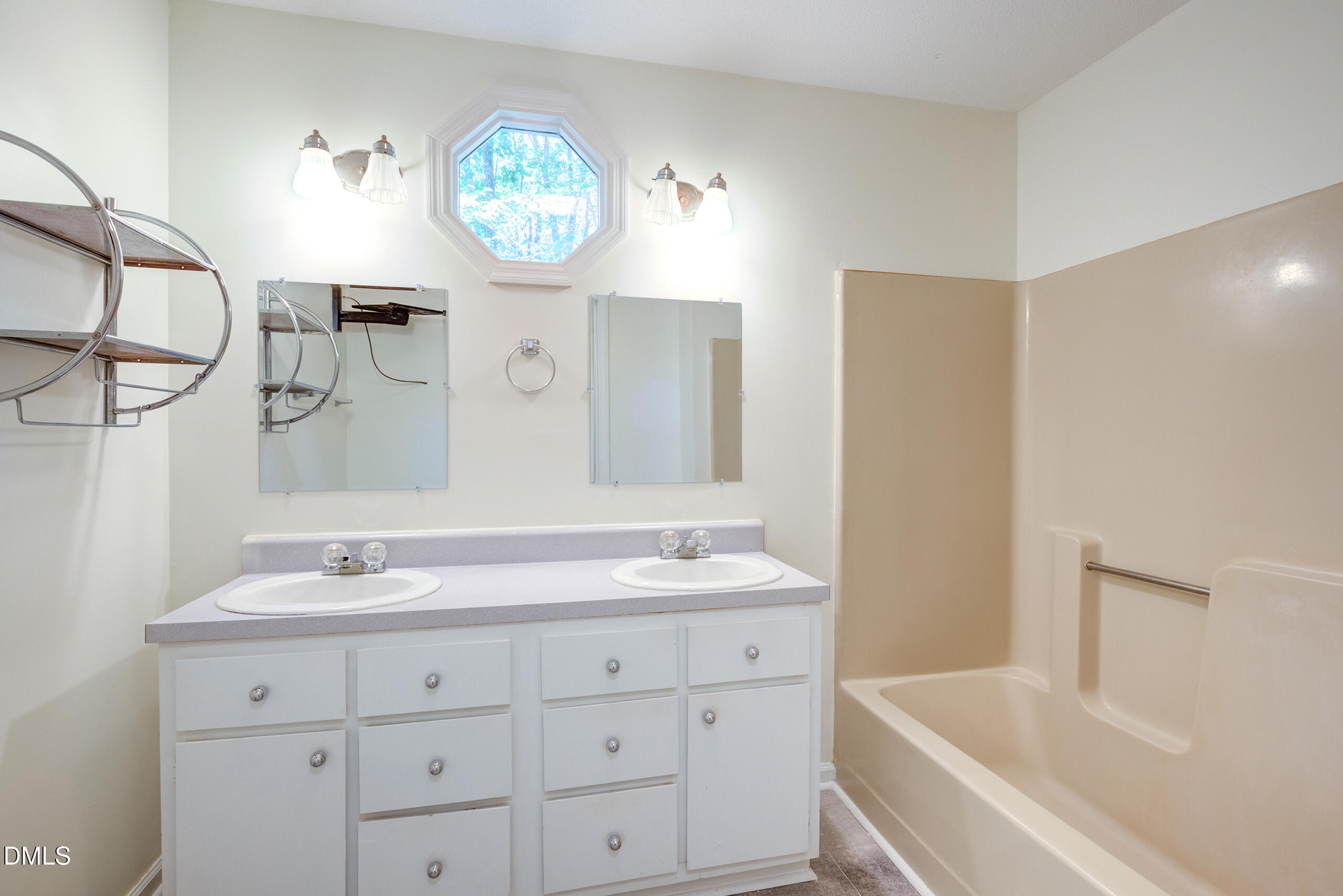 3308 Shaftsbury Street Property Photo 16