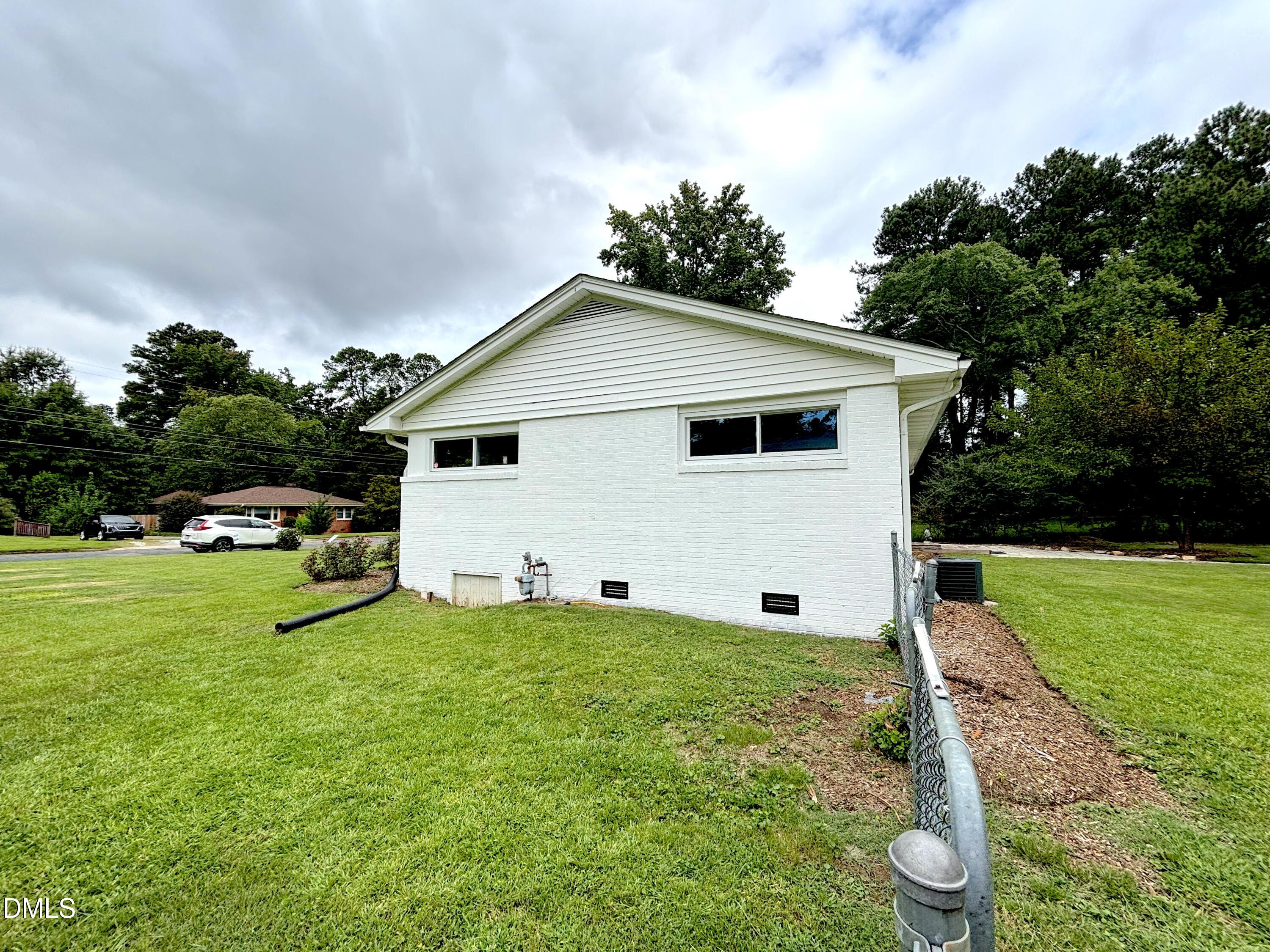 2324 Charlotte Street Property Photo 3