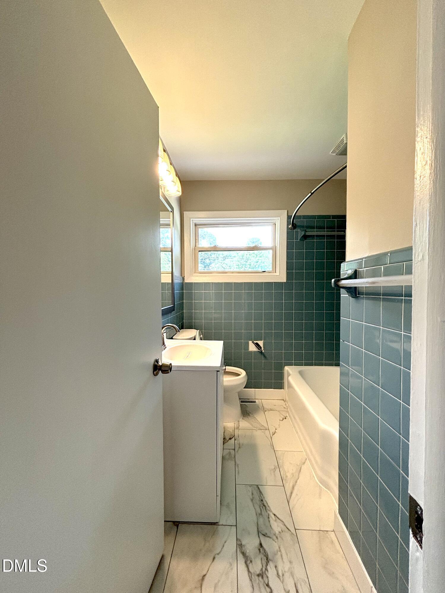 2324 Charlotte Street Property Photo 24