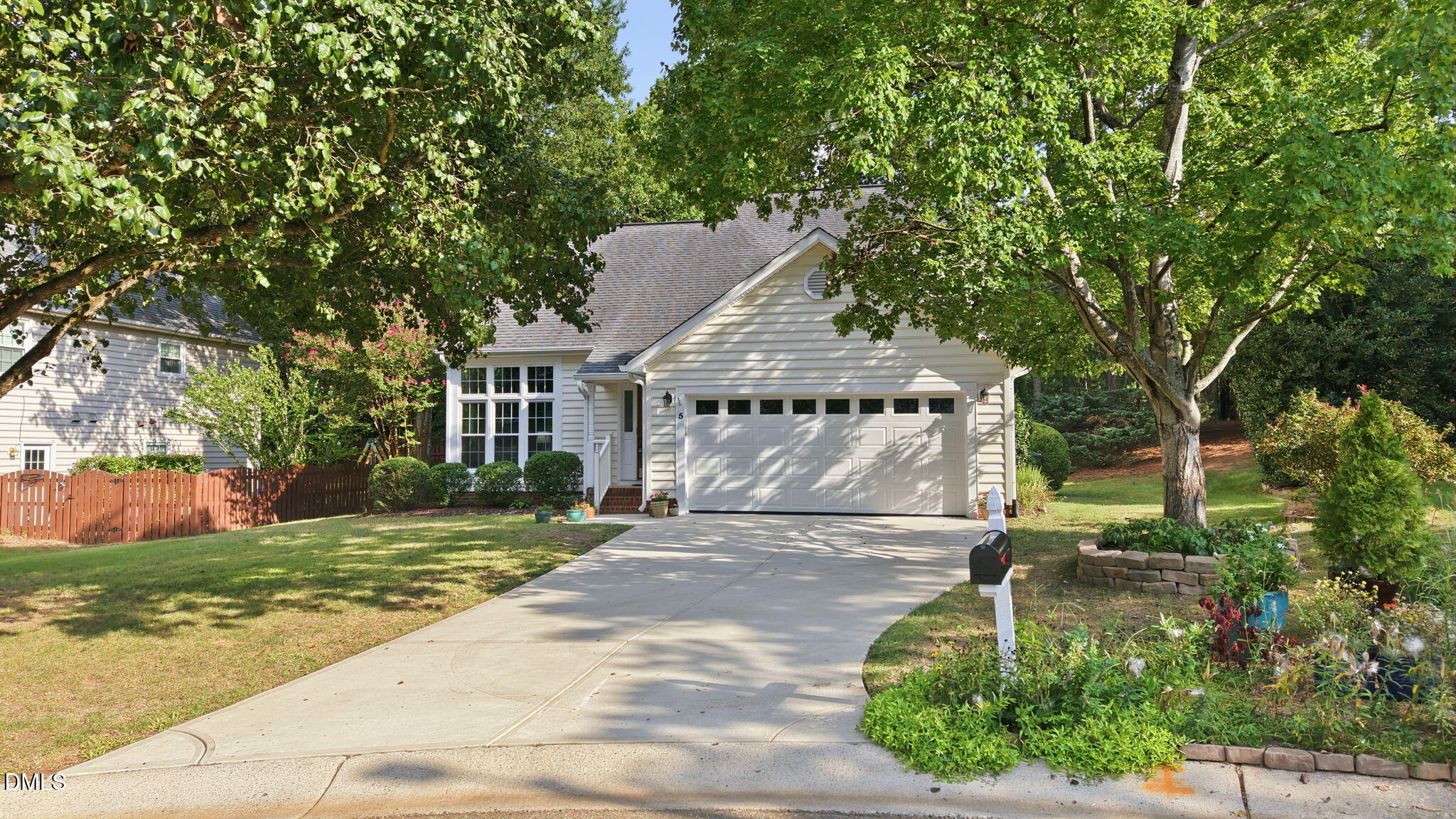 5 Wavecrest Court Property Photo 3