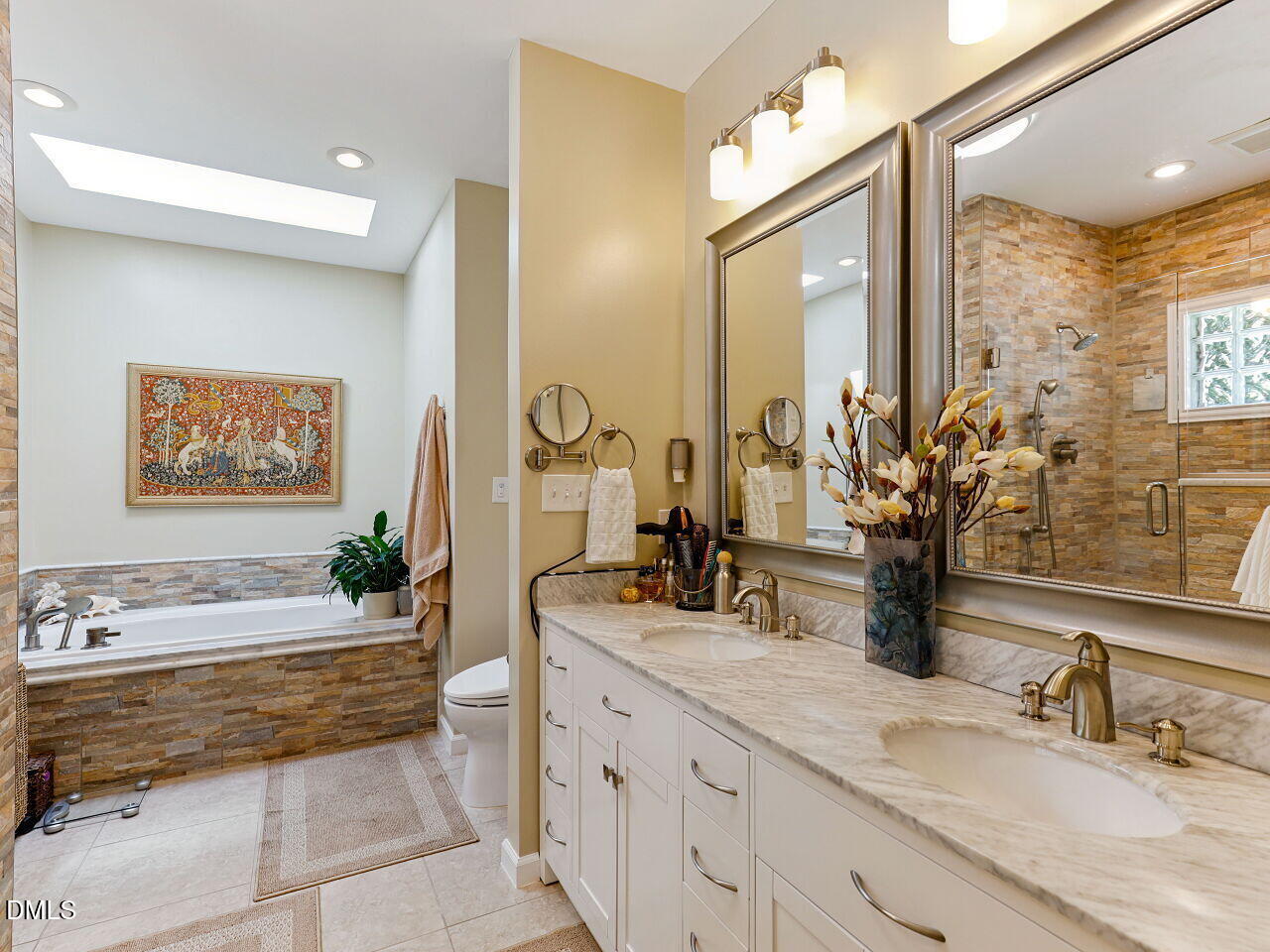 1012 Hadrian Drive Property Photo 18