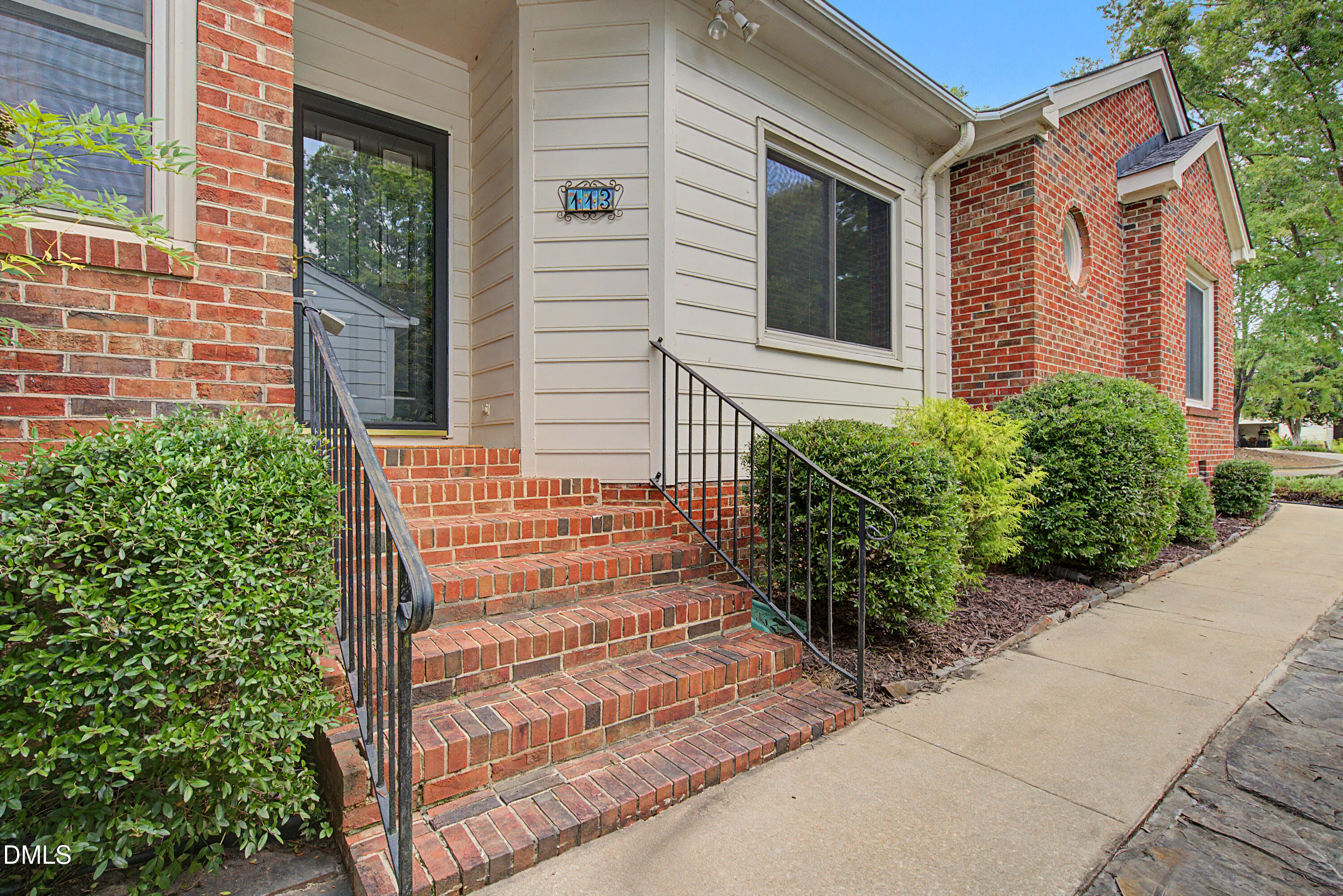 113 Tiercel Court Property Photo 1