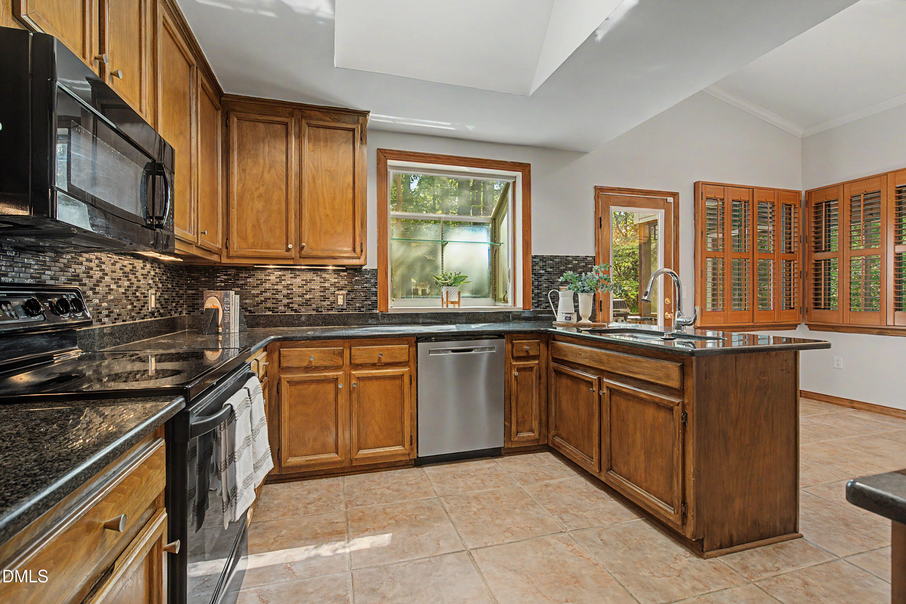 113 Tiercel Court Property Photo 10
