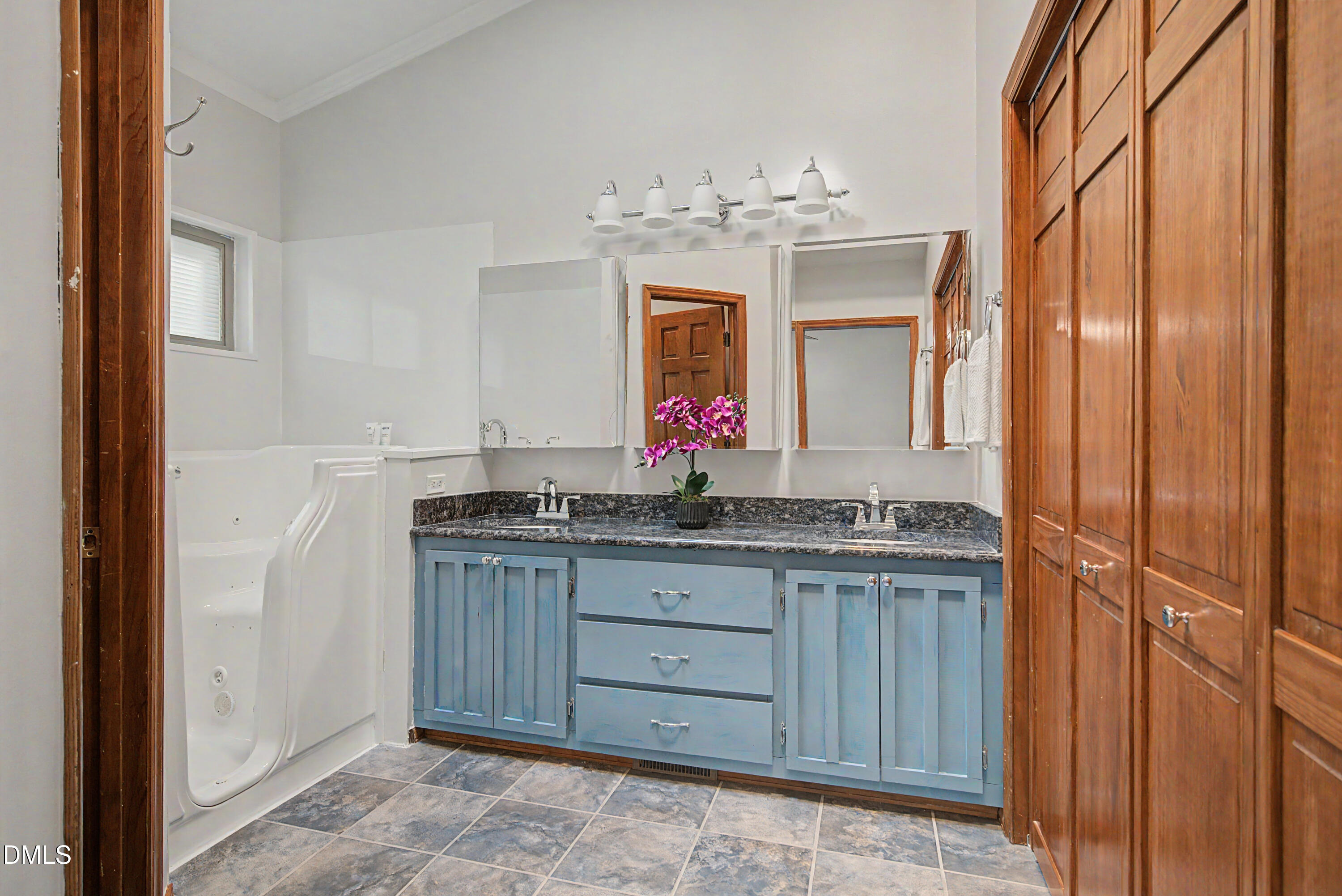 113 Tiercel Court Property Photo 17