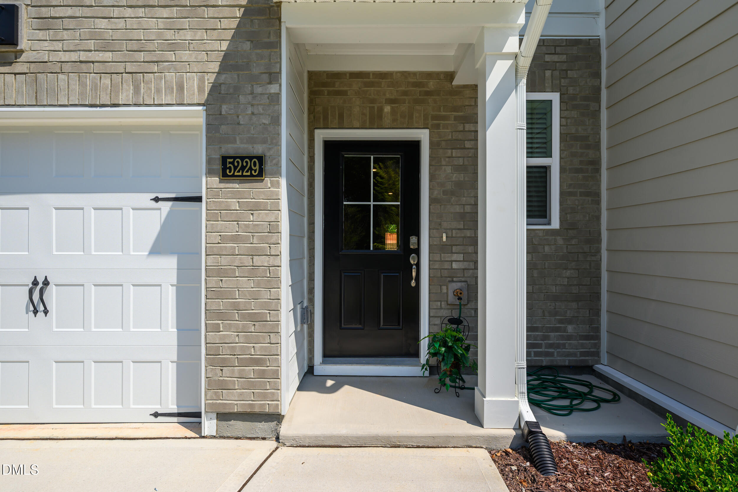 5229 Red Crimson Drive Property Photo 3