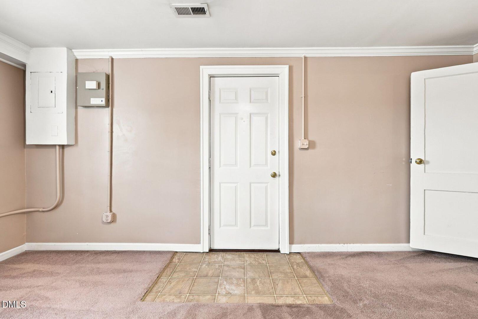 101 E Woodall Street D Property Photo 3