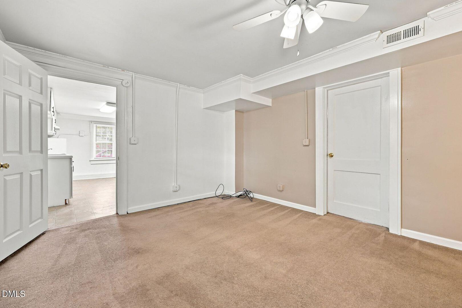 101 E Woodall Street D Property Photo 14