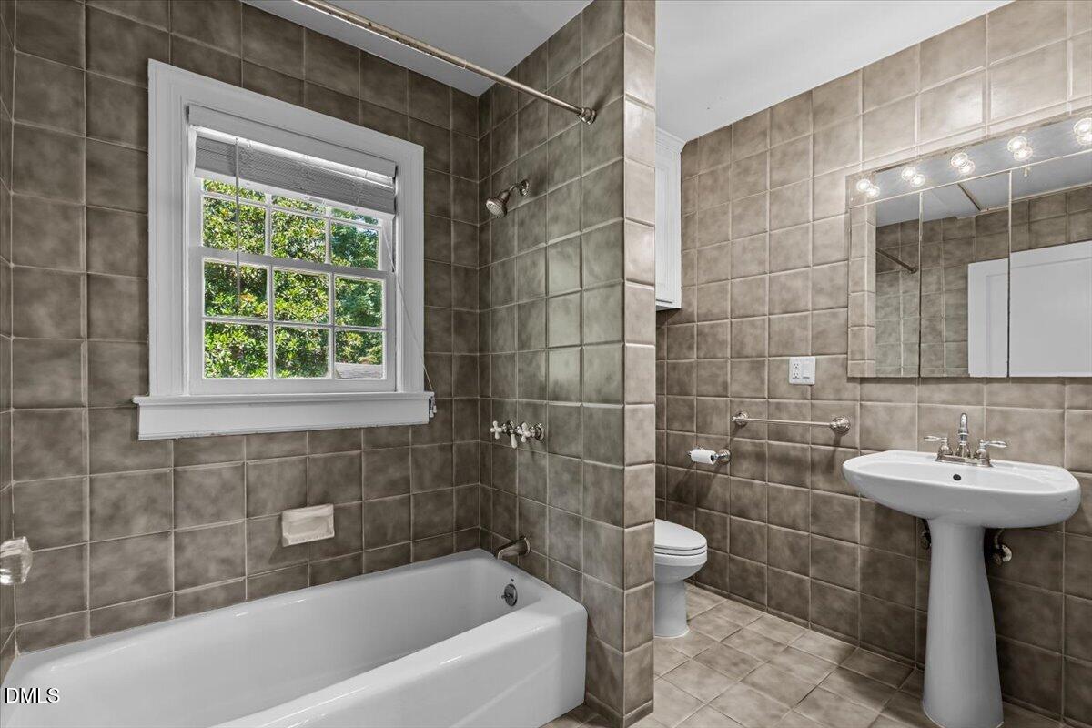 2702 Augusta Drive Property Photo 41