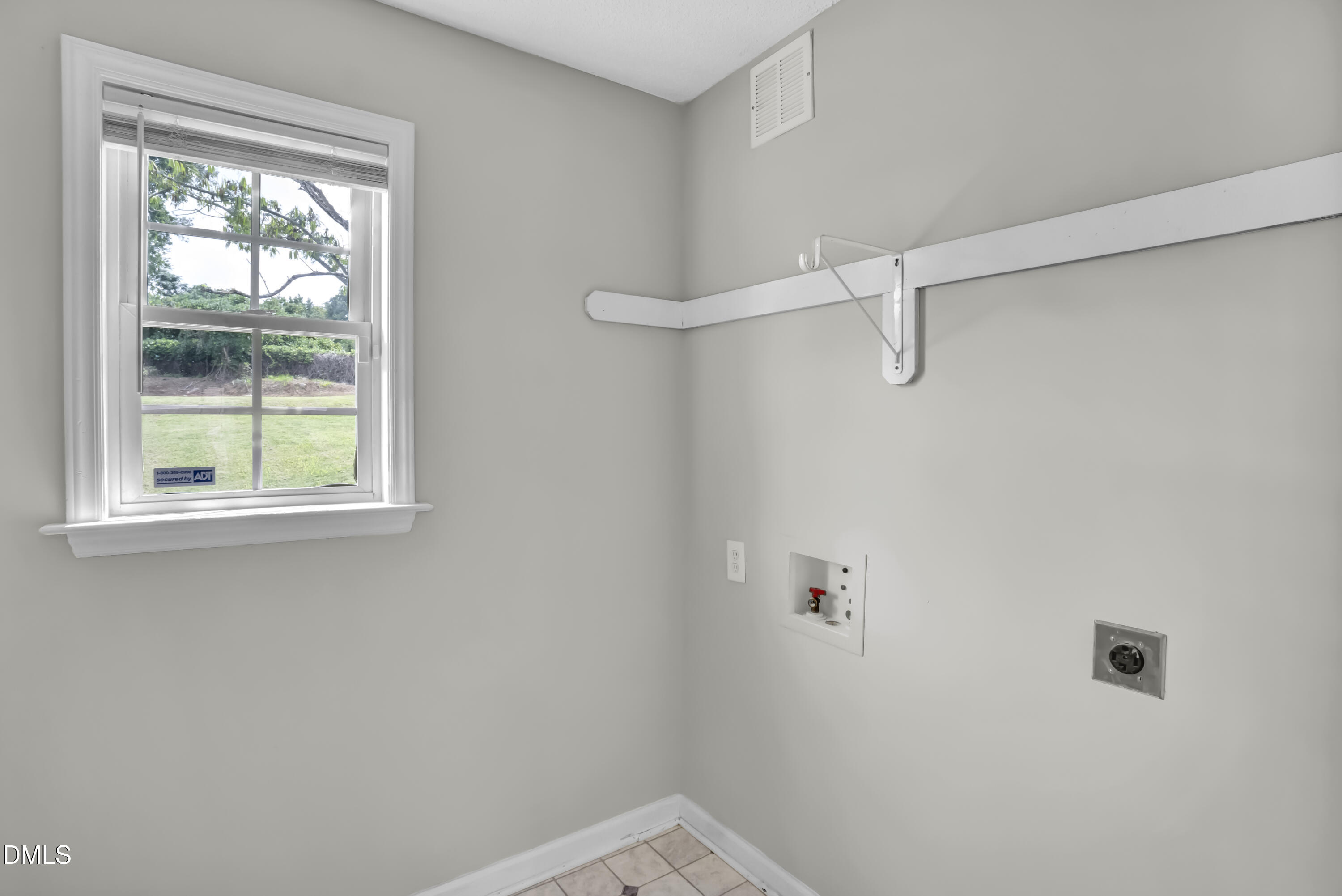 809 Elkhart Drive Property Photo 11