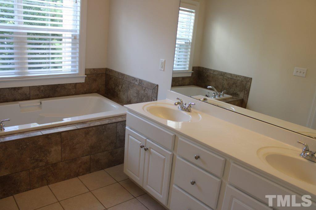 303 Kirkeenan Circle Property Photo 18