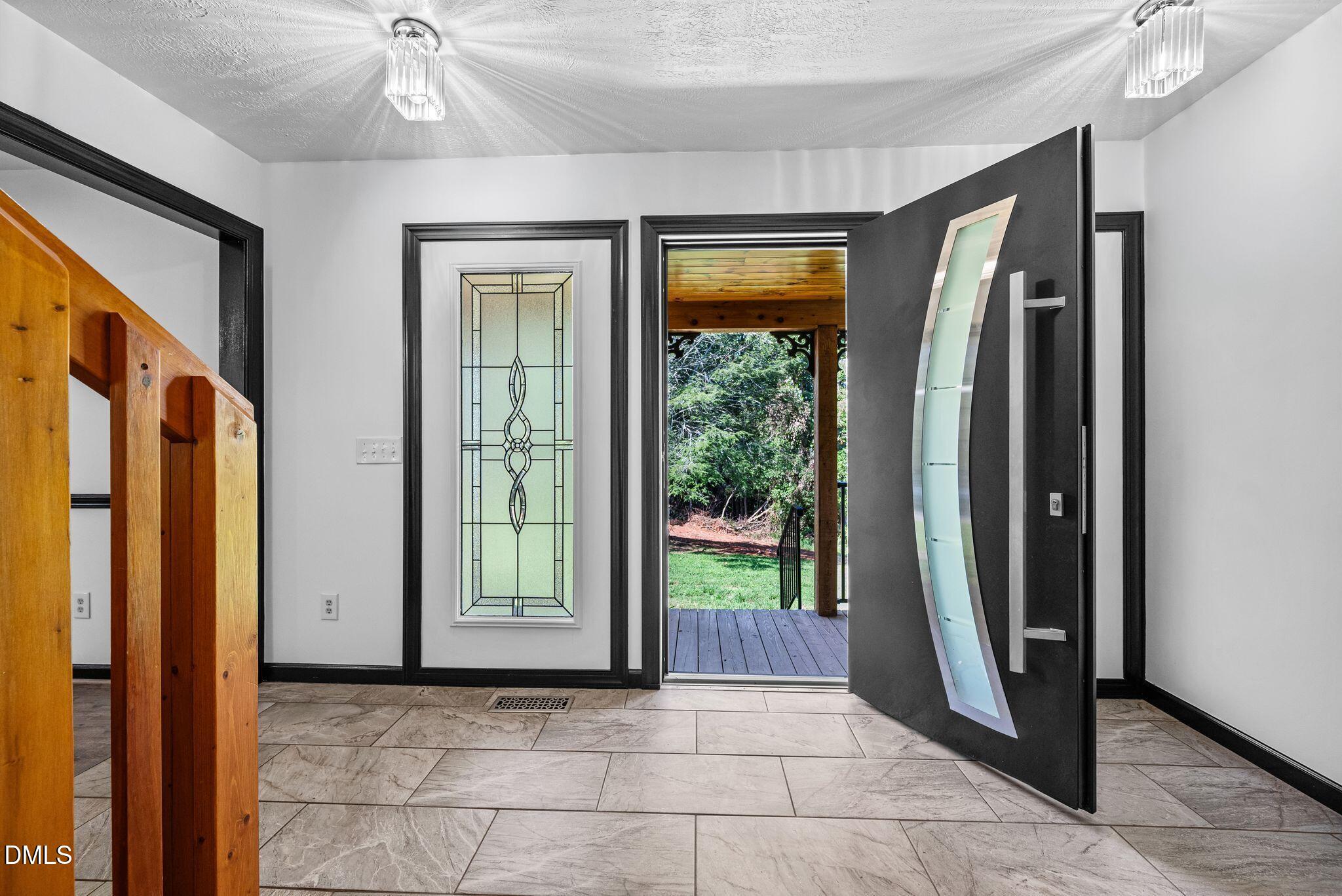 949 Dav Road Property Photo 4
