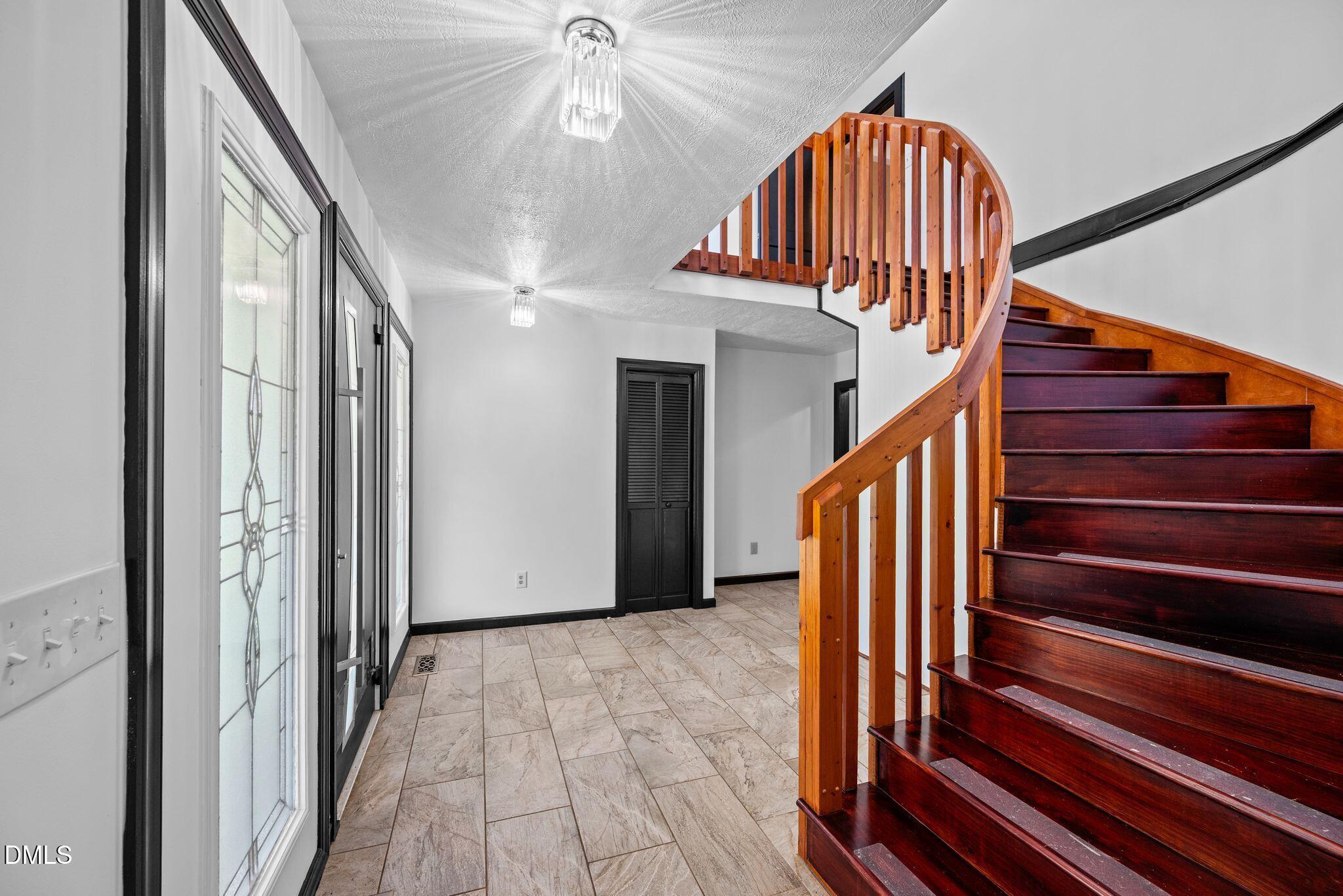 949 Dav Road Property Photo 8